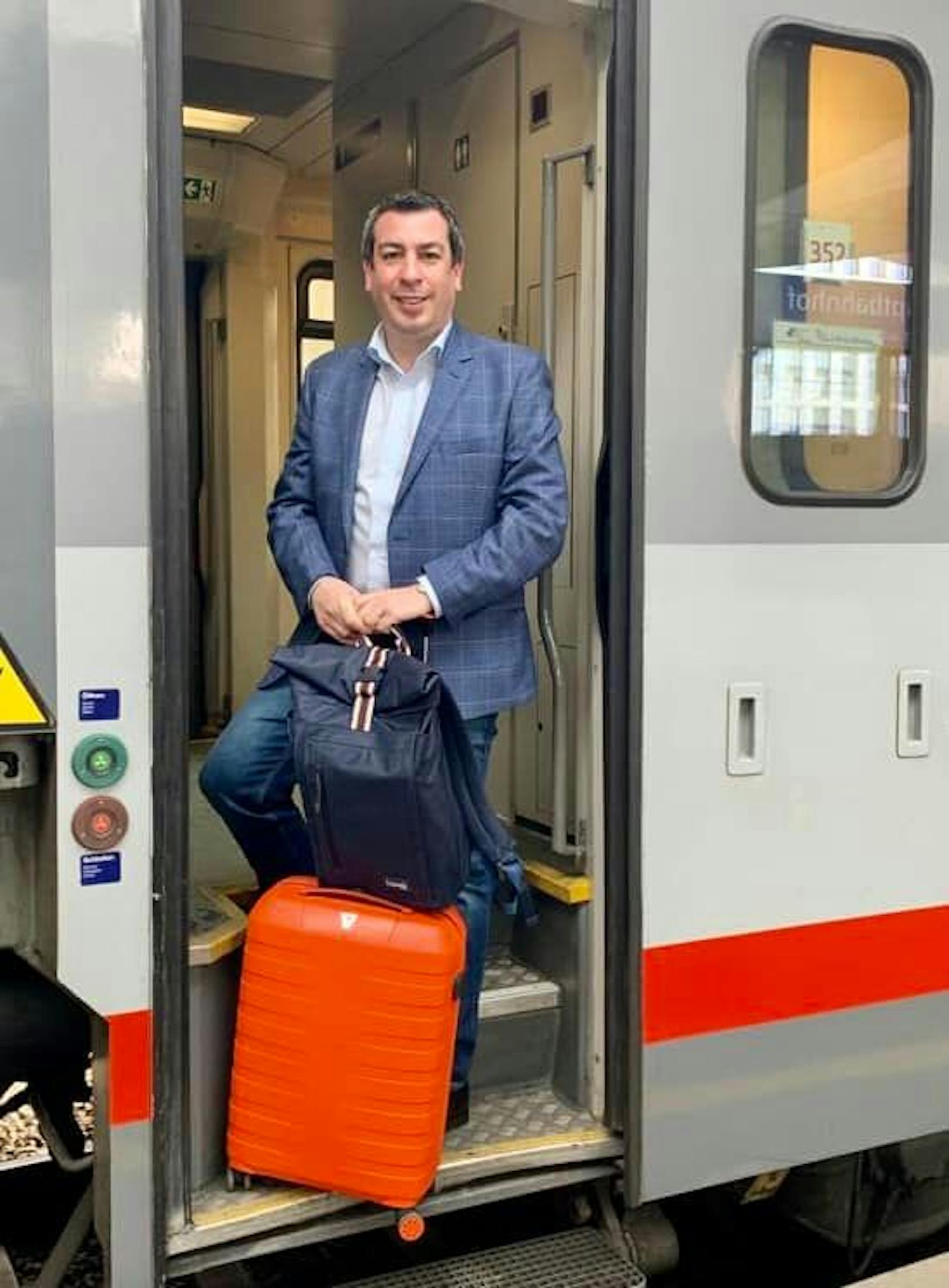 SP-Abgeordneter Günther Sidl aus Petzenkirchen fährt seit 4 Jahren seine Dienststrecke immer mit dem Zug..
