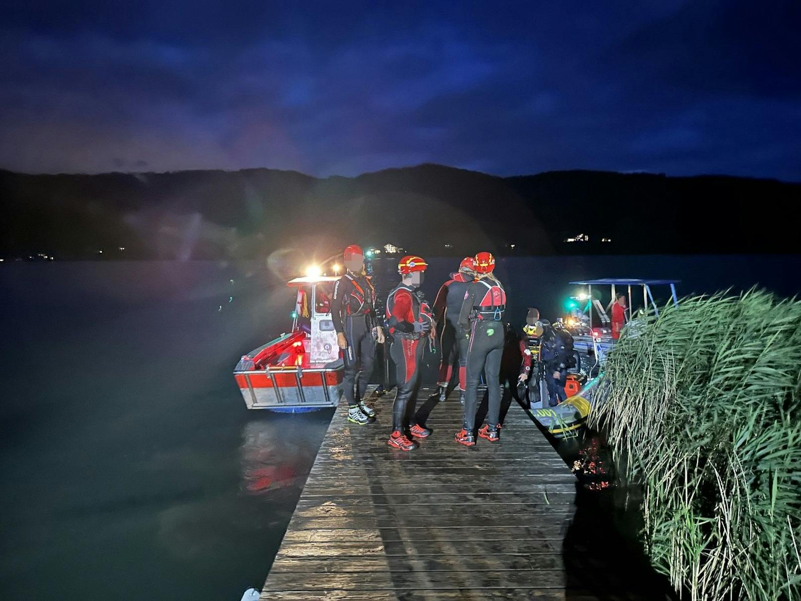 Zwischen 14 und 14.30 Uhr soll er allein zu einer Segelrunde am See zwischen der Grenze von Oberösterreich zu Salzburg aufgebrochen sein.