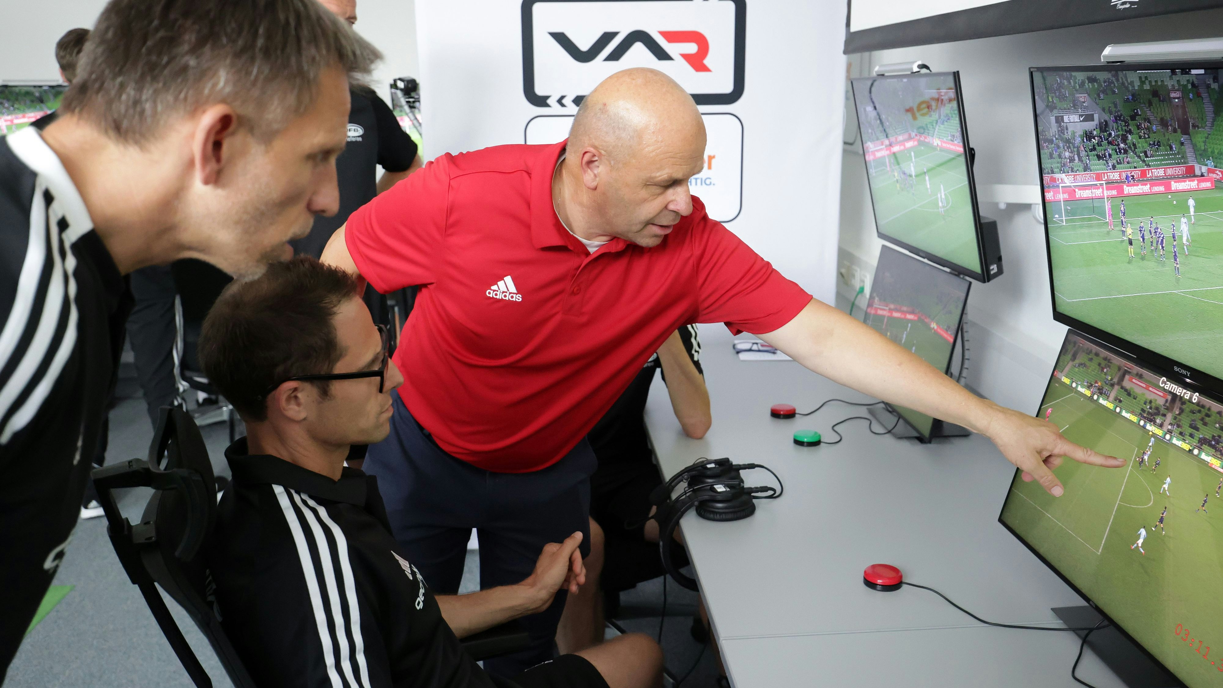 Plautz vor wenigen Wochen als VAR-Sprecher