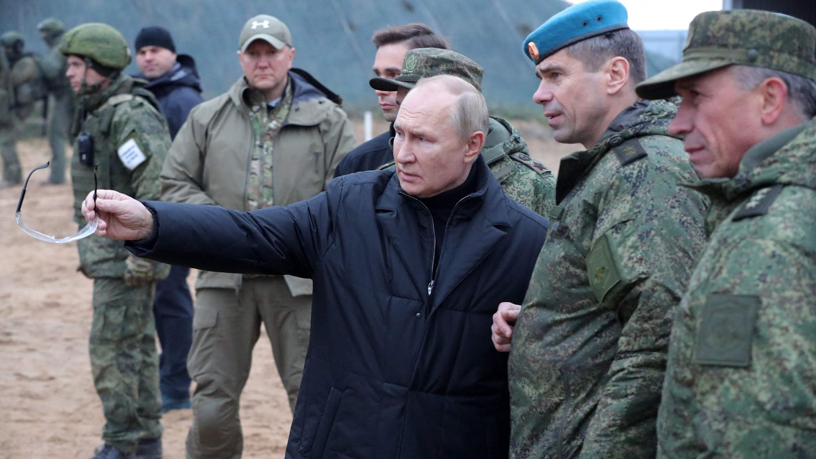 Russlands Präsident <strong>Wladimir Putin</strong> besucht das militärische Trainingszentrum&nbsp;der Reservisten außerhalb Ryazans,&nbsp;Oktober 2022.