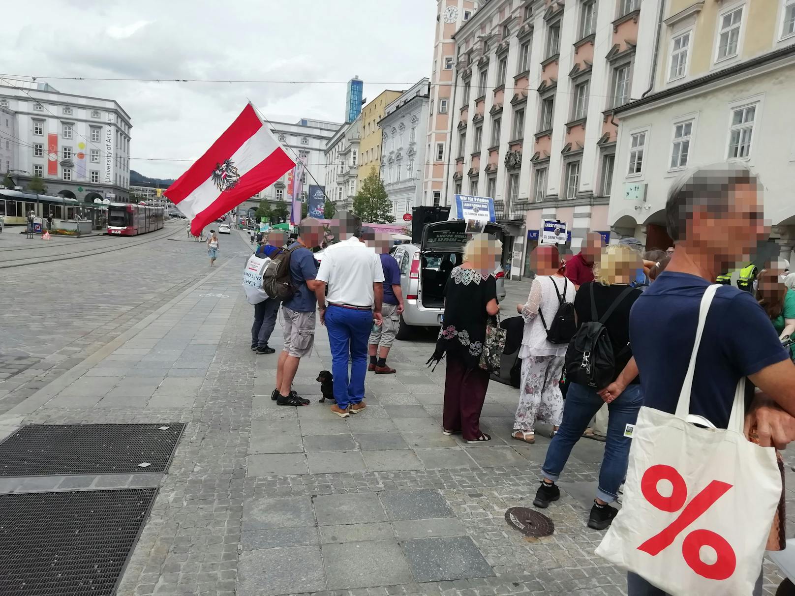 Darüber hinaus wird wegen Störung der Totenruhe und unterlassener Hilfeleistung ermittelt.