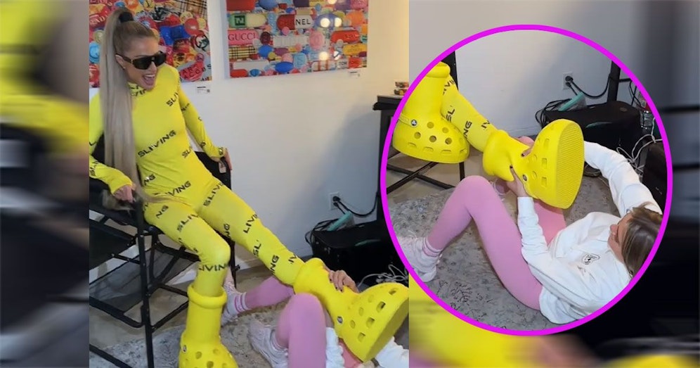 Ohne fremde Hilfe kommt Paris Hilton offenbar nicht mehr aus den Boots.