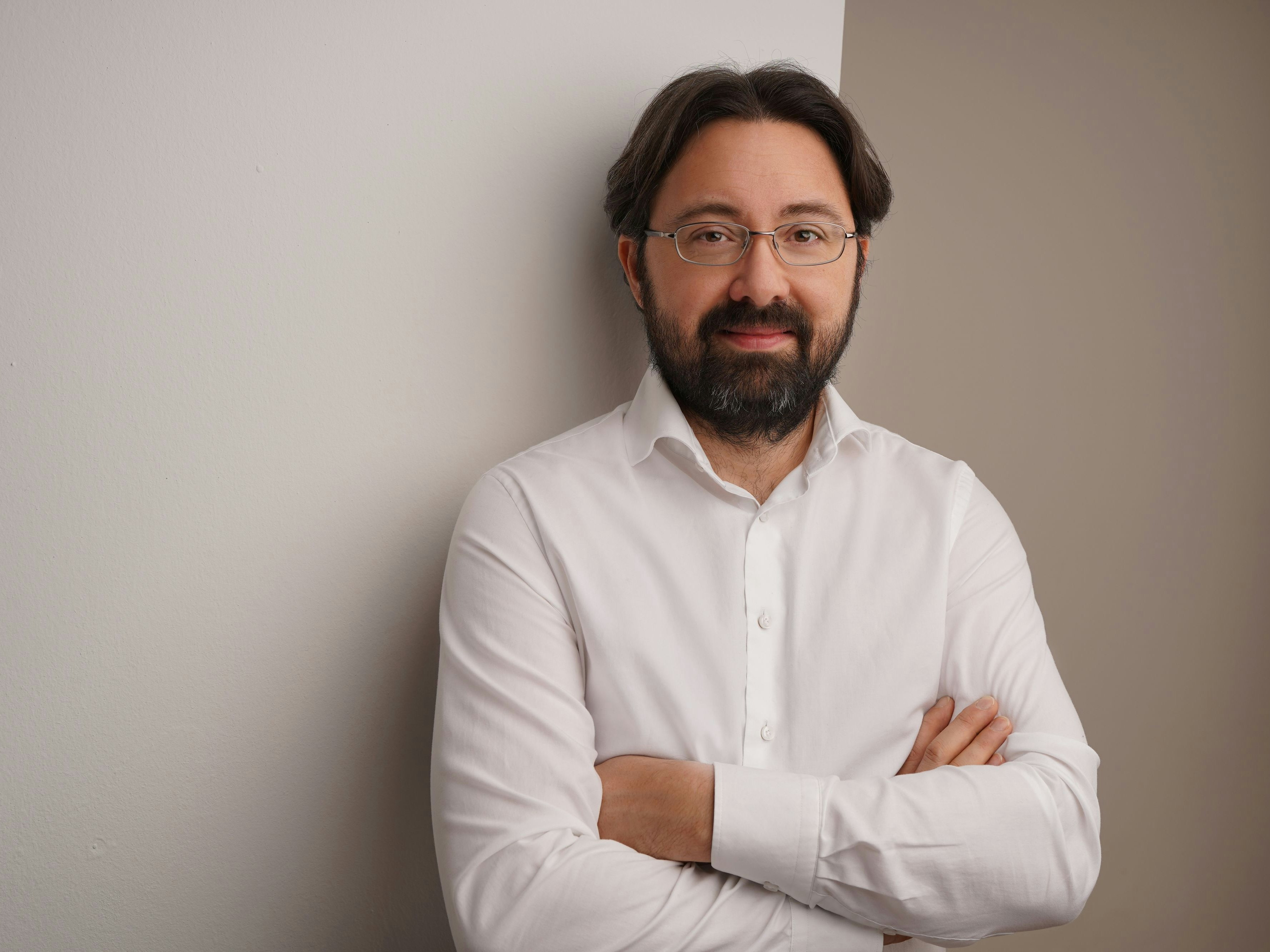 <strong>Prof. Tobias Gaugler,</strong>&nbsp;Ressourcenökonom an der Technischen Hochschule Nürnberg: "Die wahren Kosten, also die Bepreisung der ökologischen Folgekosten, machen das Ganze greif- und nachvollziehbarer und schaffen Transparenz. Sie sollen zum Nachdenken anregen, und zu bewussterem Konsum."