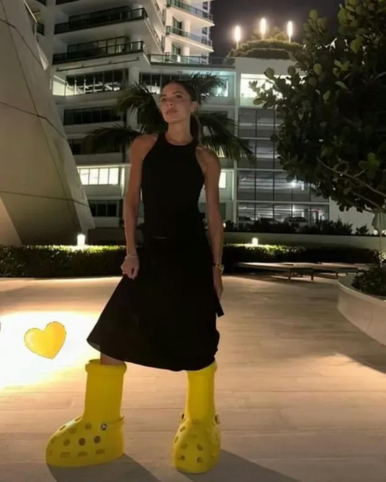 Victoria Beckham in den Big Yellow Boots.