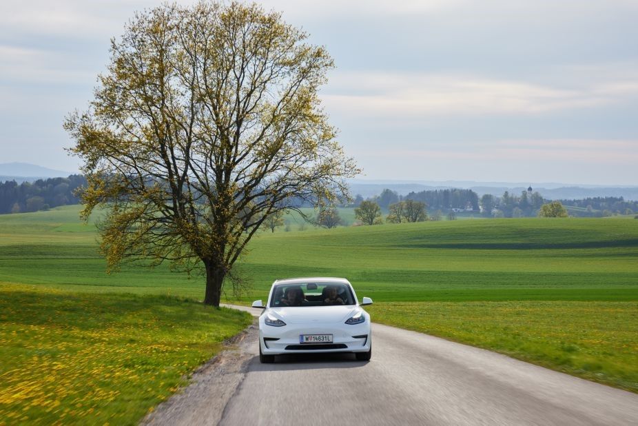 Die Community nutzt nicht nur die E-Autos von ELOOP gemeinsam, sondern kann auch an den Fahrtumsätzen mitverdienen.
