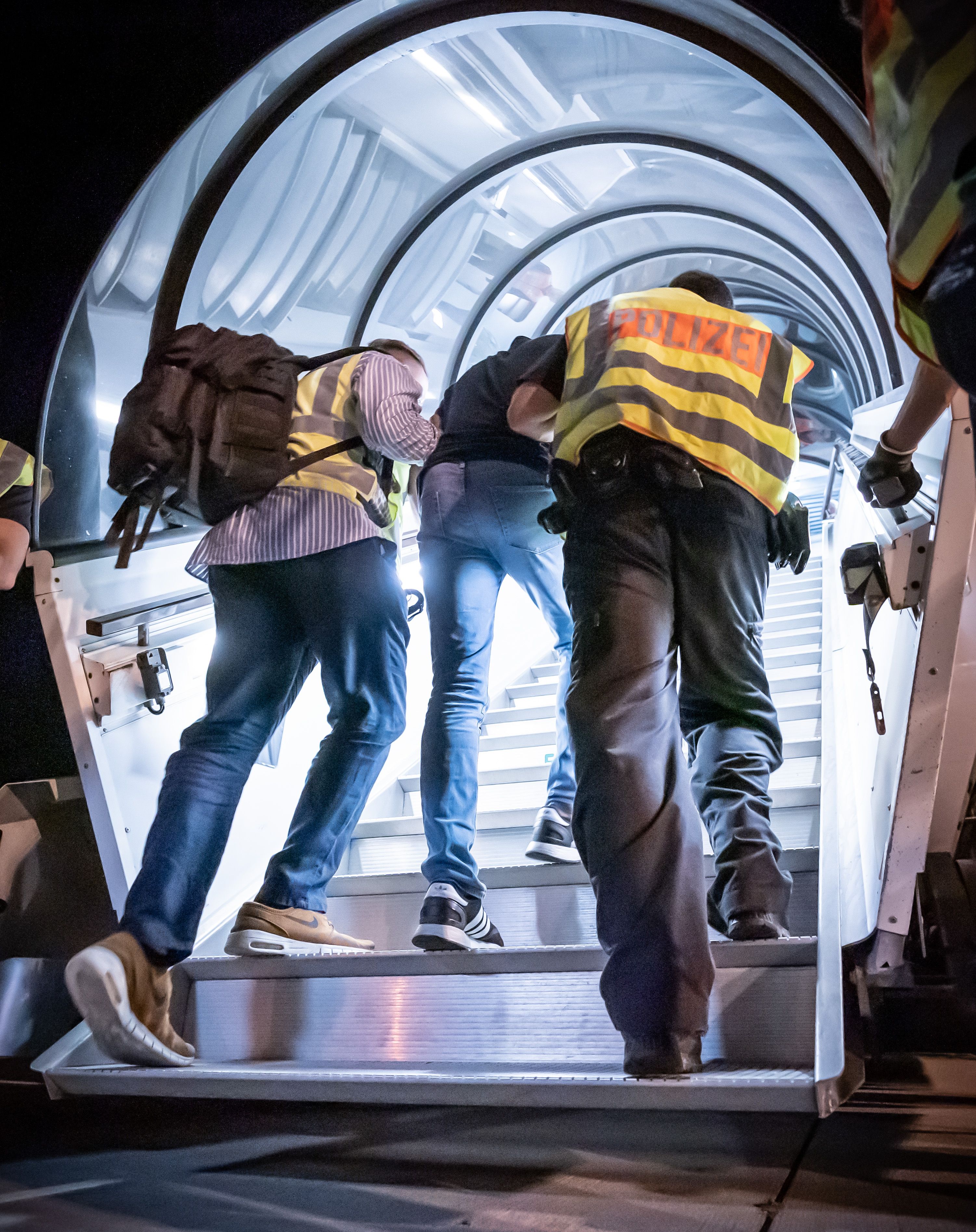 Die Österreicher wollen, dass straffällig gewordene Asylwerber auch nach Afghanistan und Syrien abgeschoben werden.