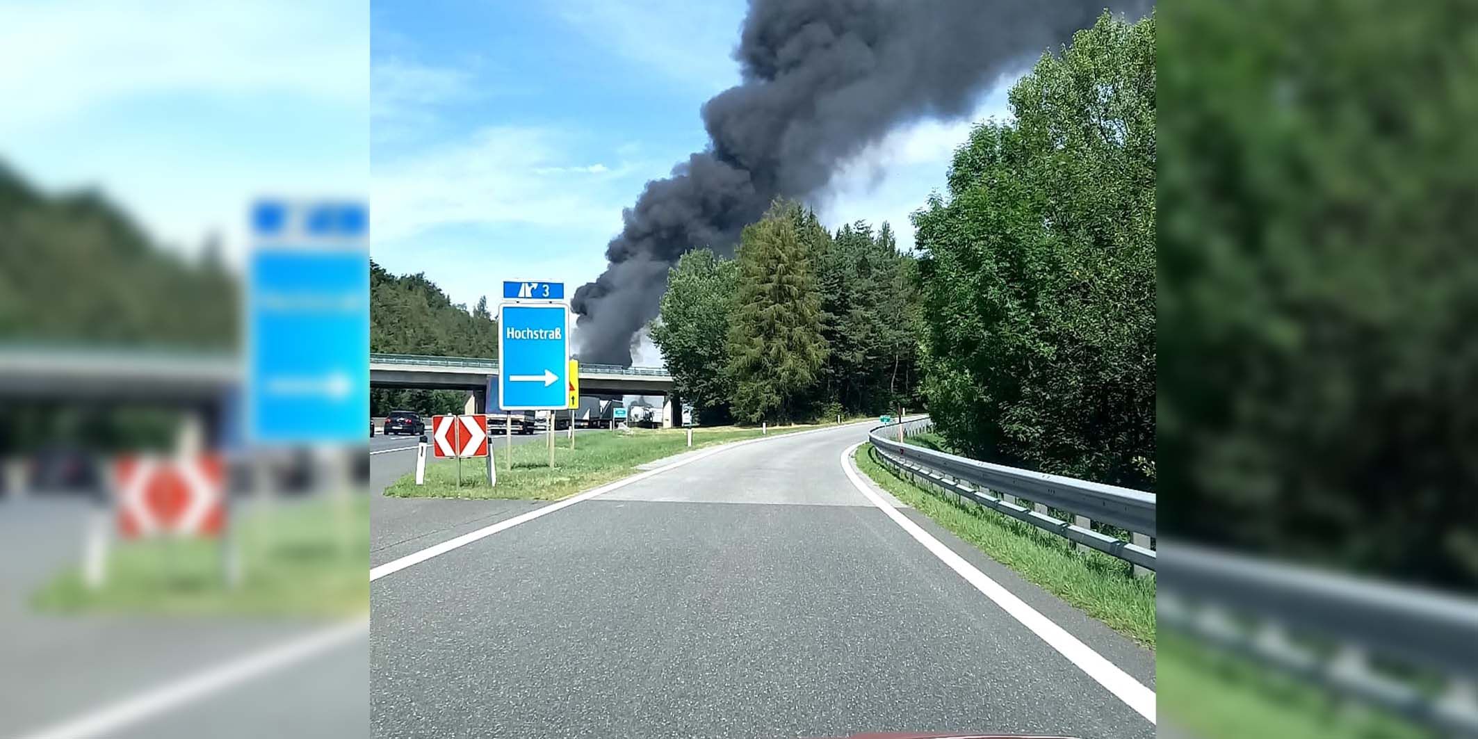 Am Montagnachmittag fing ein Autobus auf der A21 plötzlich Feuer.