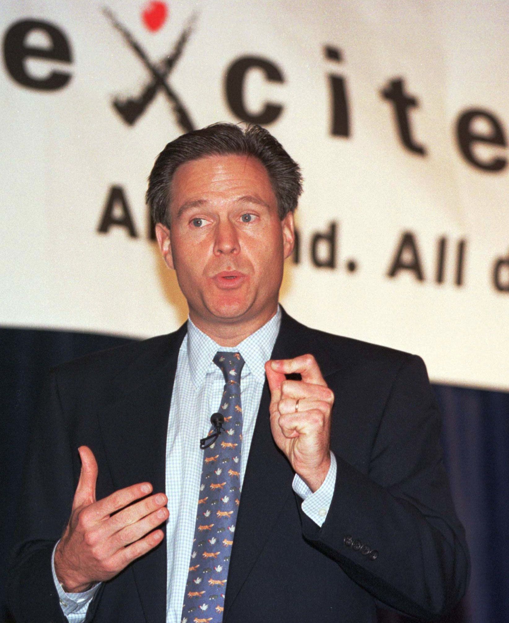 Excite-CEO George Bell lehnt das Angebot der Google-Übernahme ab. Er wollte seiner eigenen Suchmaschine nicht die Google-Technik einverleiben.