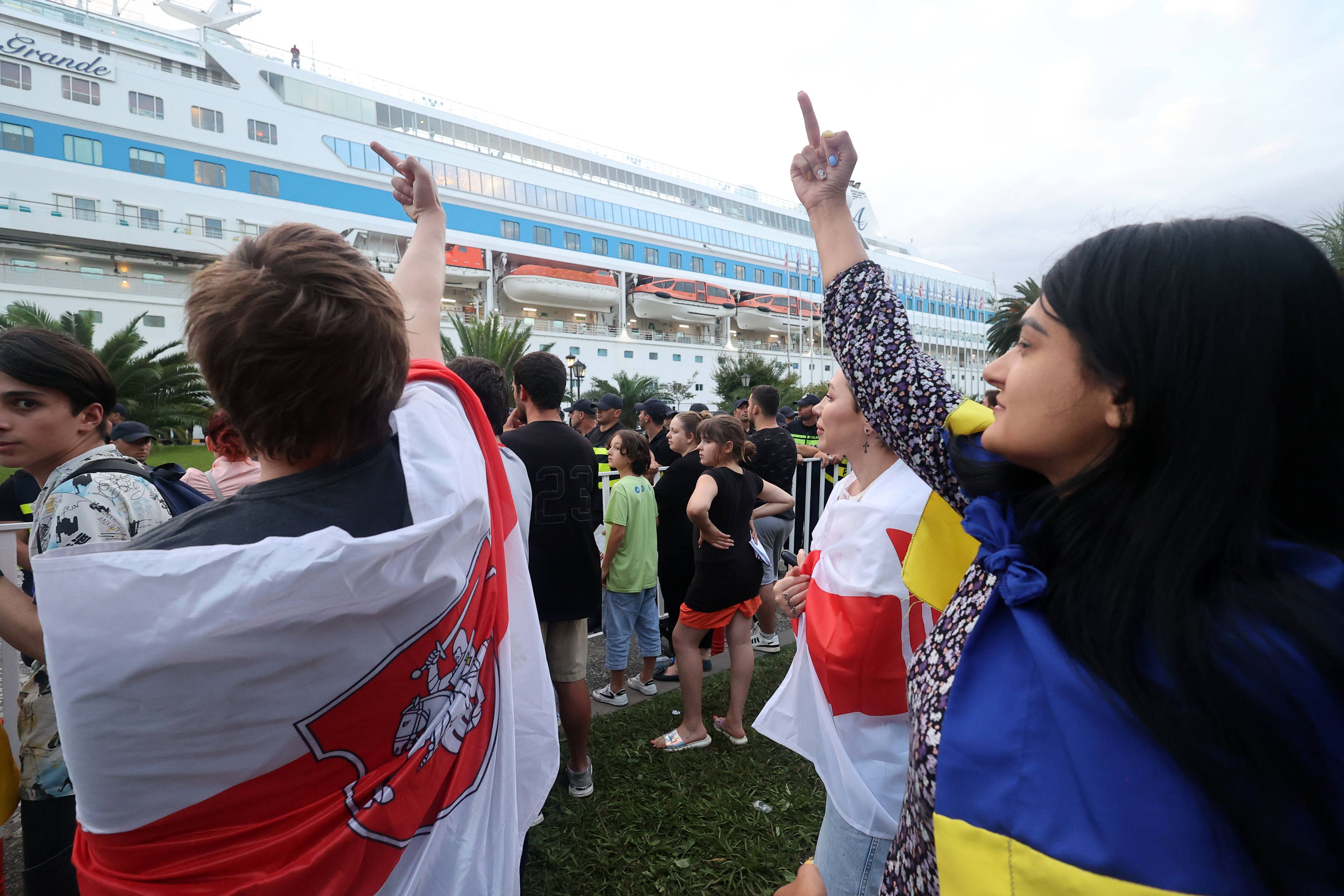 Ukraine: Protest against arrival of Russian cruise ship in Batumi BATUMI, GEORGIA - JULY 31, 2023 - Demonstrators protest against the arrival of the Astoria Grande cruise ship, with some 800 mostly Russian passengers on board, Batumi, Georgia. Batumi Georgia NOxUSExINxGERMANY PUBLICATIONxINxALGxARGxAUTxBRNxBRAxCANxCHIxCHNxCOLxECUxEGYxGRExINDxIRIxIRQxISRxJORxKUWxLIBxLBAxMLTxMEXxMARxOMAxPERxQATxKSAxSUIxSYRxTUNxTURxUAExUKxVENxYEMxONLY Copyright: xUkrinformx Editorial use only sipausa_47589762