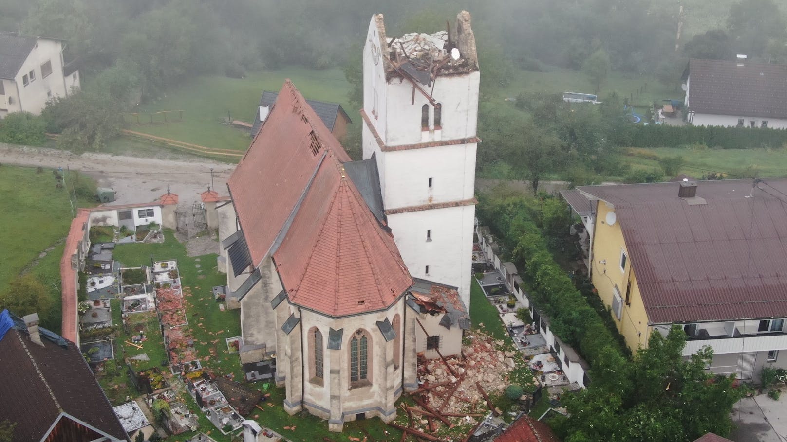 Die über 500 Jahre alte Kirche in St. Marxen überlebte die Unwetter im Juli 2023 nicht.