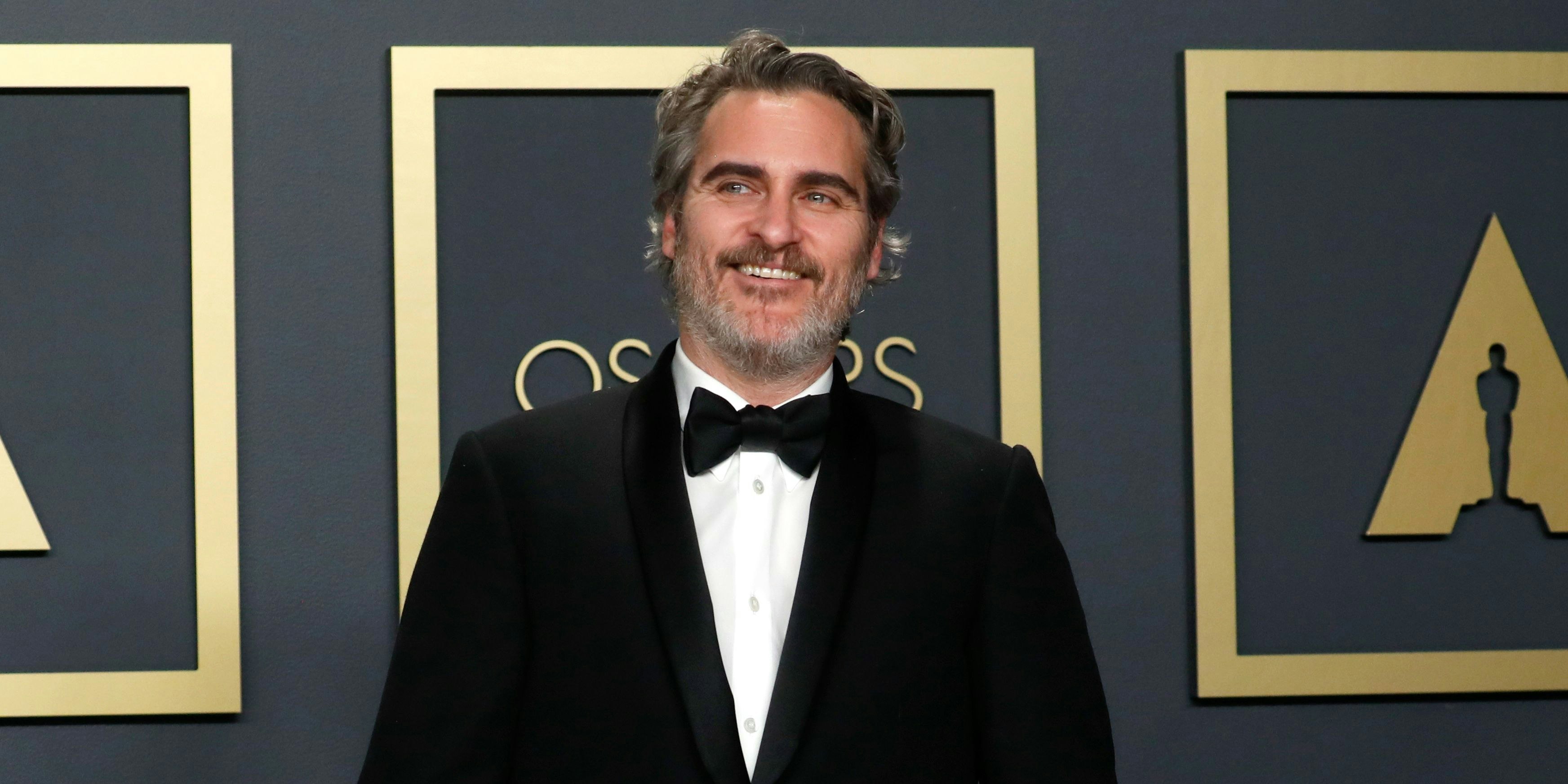 Oscar Gewinner Joaquin Phoenix schlägt beim Filmdreh zu.