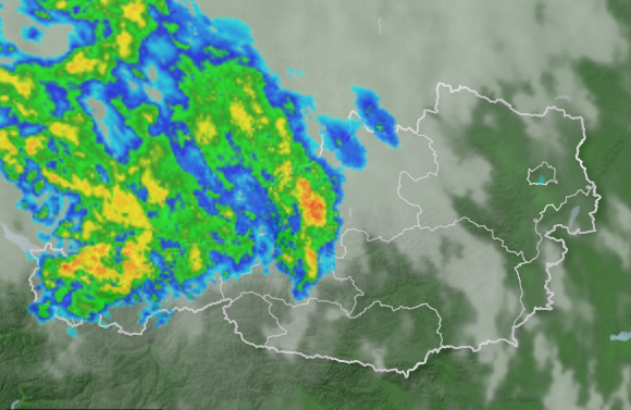 Das Radar der Unwetterzentrale zeigt die nahende Störung.