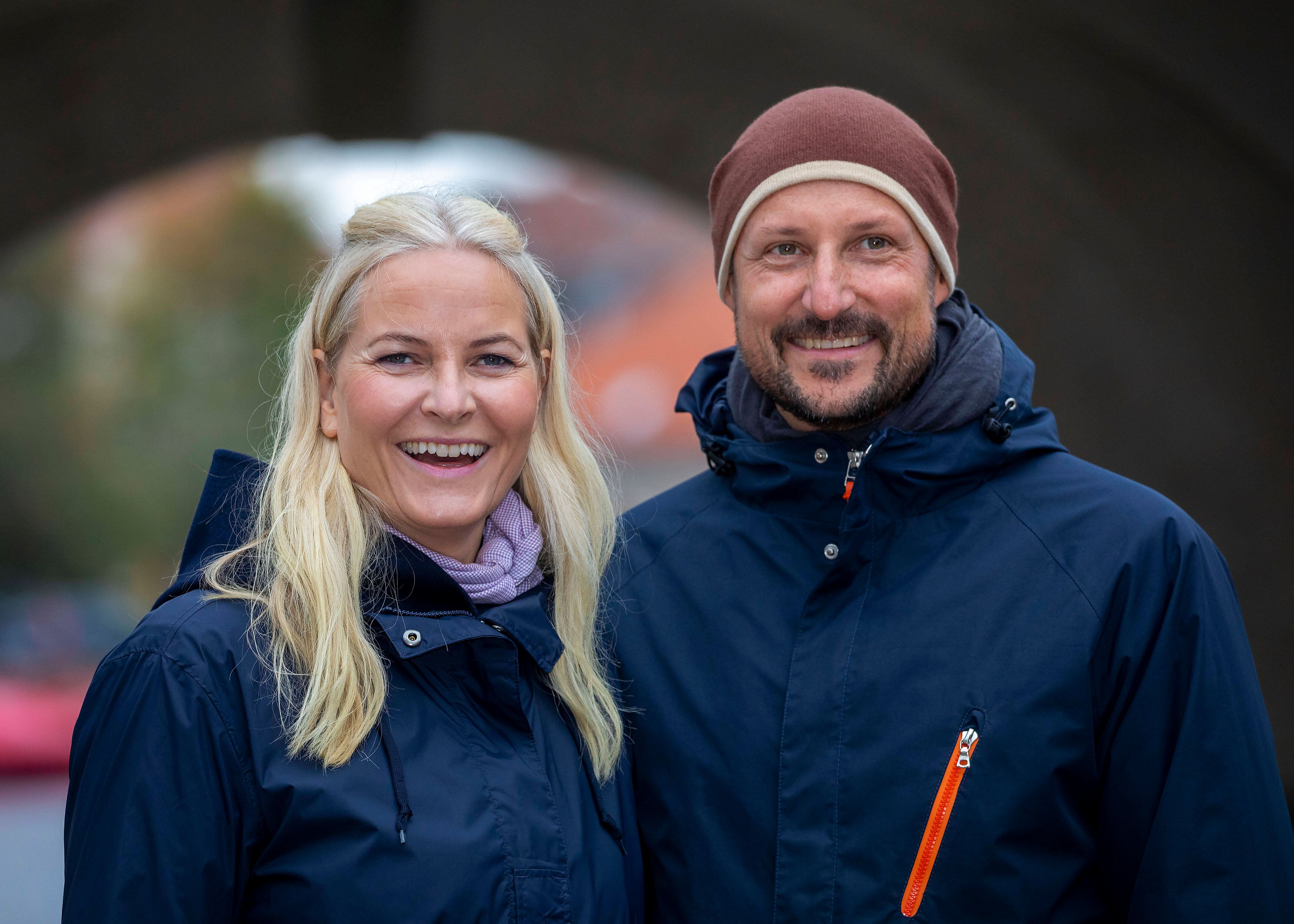 Wie der Kronprinz von Norwegen und seine Frau wohl zu diesen Nachrichten stehen?