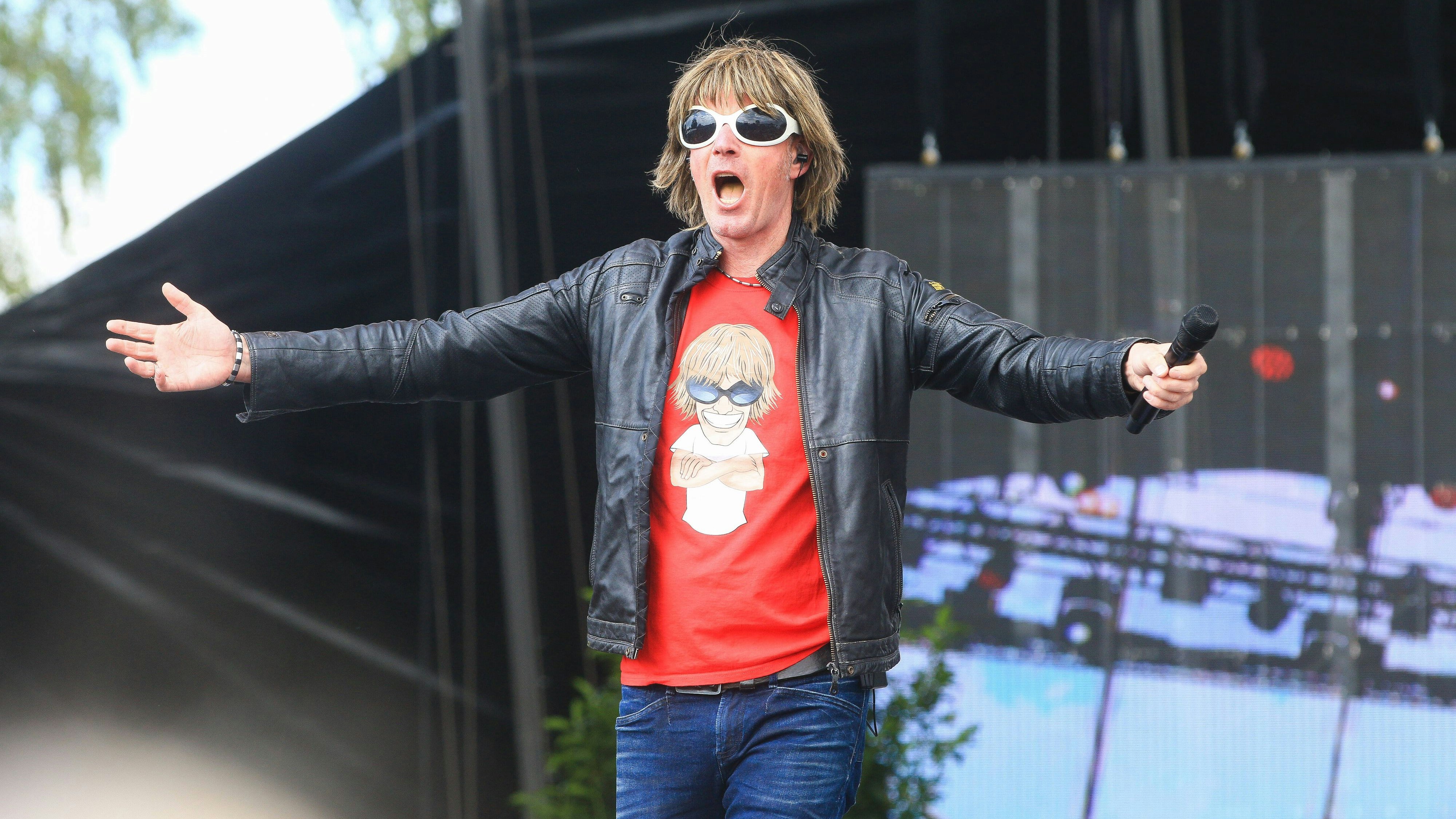 Download von www.picturedesk.com am 02.08.2023 (17:50).  Mickie Krause beim Schlager Marathon im Rahmen des Open R Festivals 2023 in der Almased Arena in Uelzen, Deutschland, 2. Juli 2023 - 20230702_PD13058 - Rechteinfo: Rights Managed (RM) Fotografische Urheberrechte sind garantiert. Der Kunde selbst hat insbesondere die Persönlichkeitsrechte der abgebildeten Personen in eigener Verantwortung zu beachten (AGBs Punkt 5). Nur für redaktionelle Nutzung!