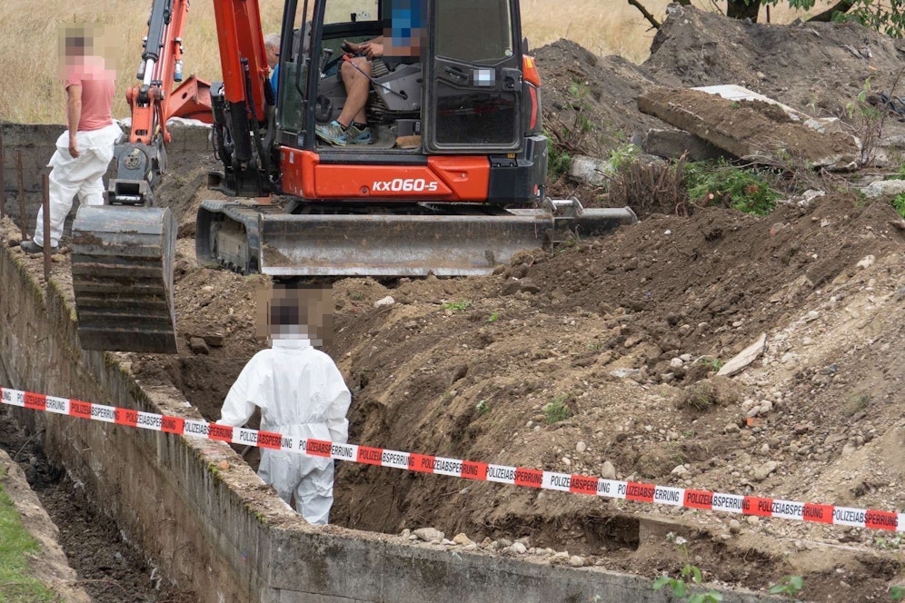 Vermisste Frau: Aufnahmen von Grabungen am zweiten Tag