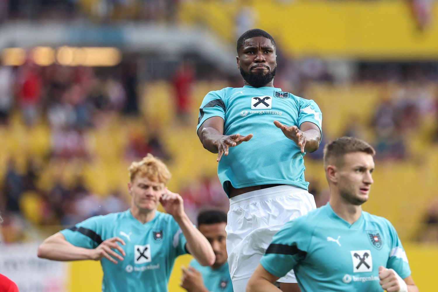 ÖFB-Ass Kevin Danso ist auf der Insel gefragt.