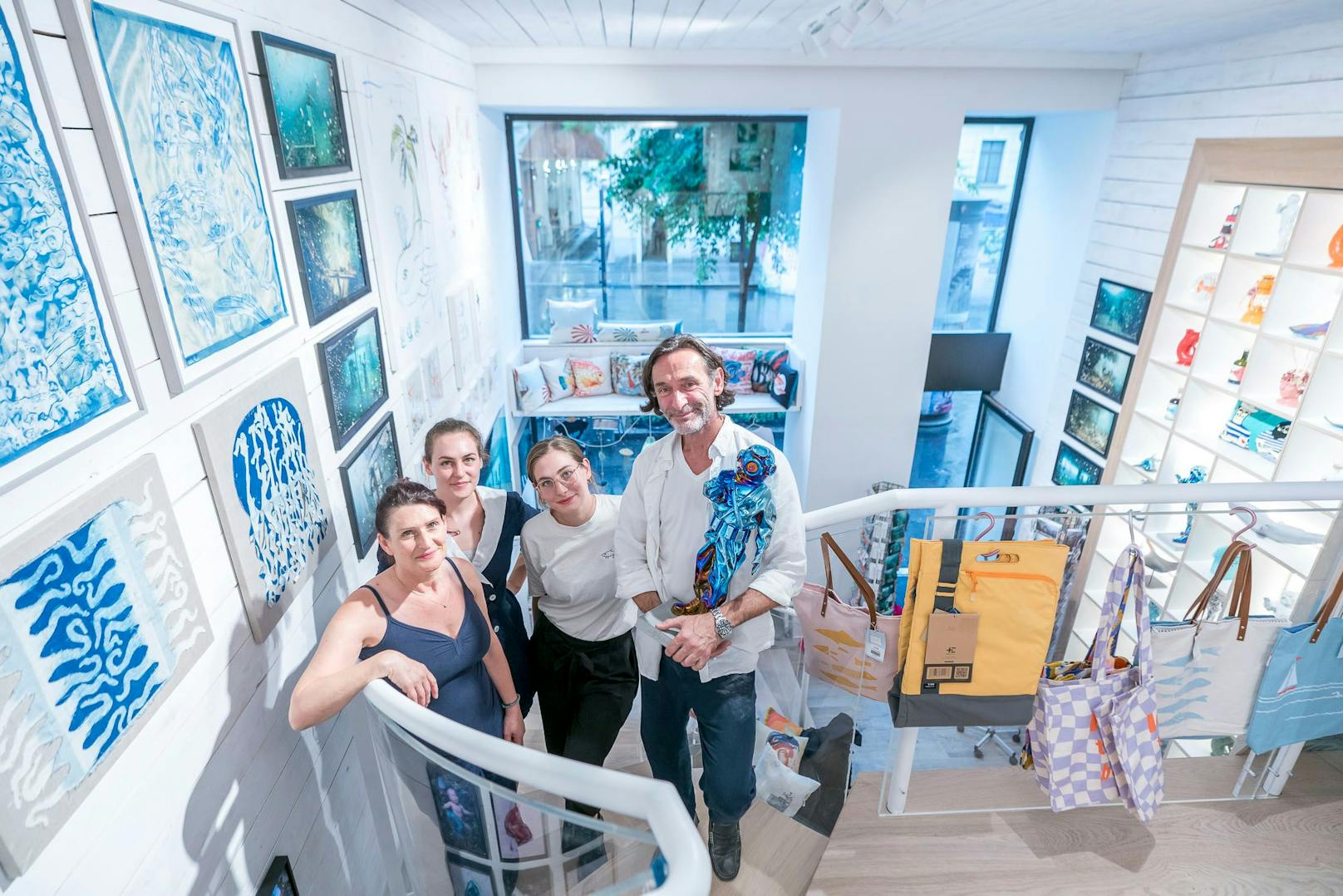 oceanstore in der stiftgasse, andreas franke mit familie, 20230801 foto: helmut graf/tageszeitung heute