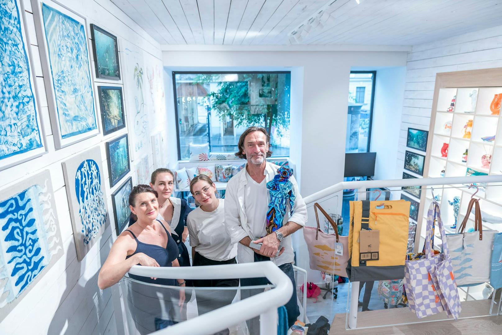 oceanstore in der stiftgasse, andreas franke mit familie, 20230801 foto: helmut graf/tageszeitung heute