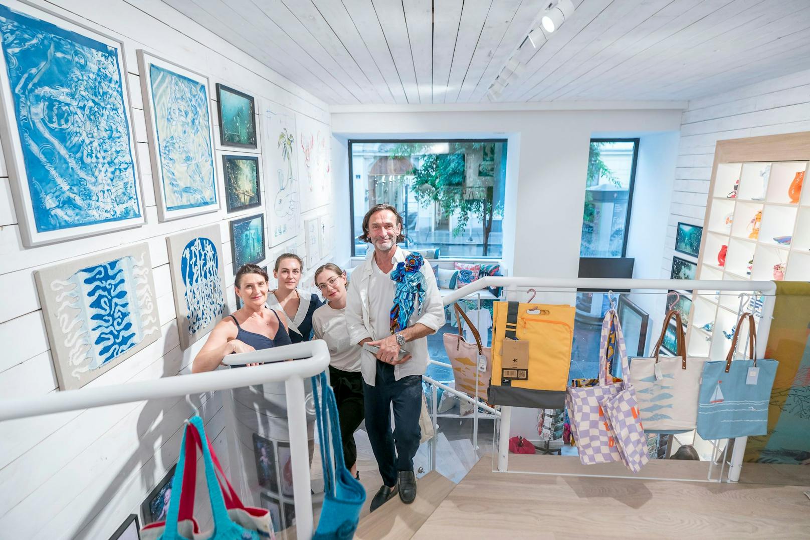 oceanstore in der stiftgasse, andreas franke mit familie, 20230801 foto: helmut graf/tageszeitung heute