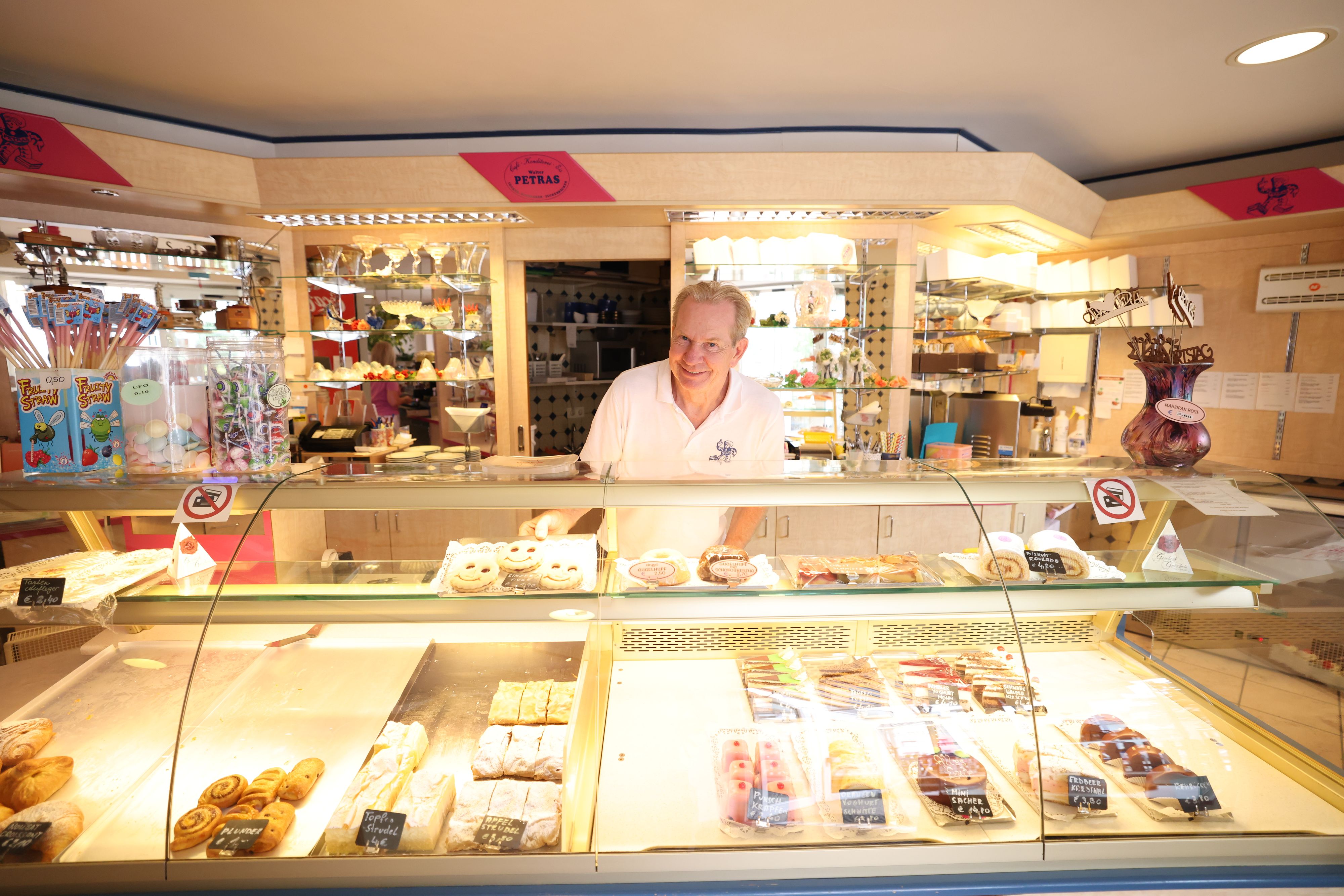 Konditorei-Chef Walter P in seinem Geschäft in Wien-Floridsdorf.