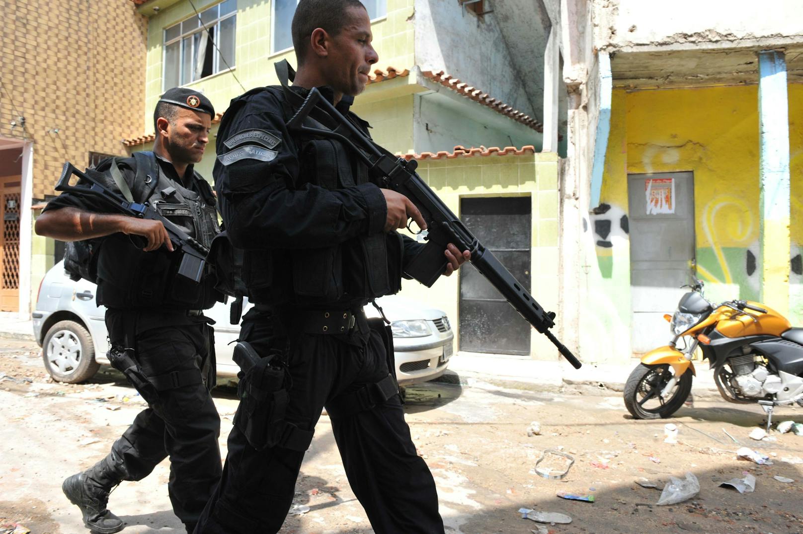 Bewaffnete Polizisten im Complexo da Penha, Archivbild.