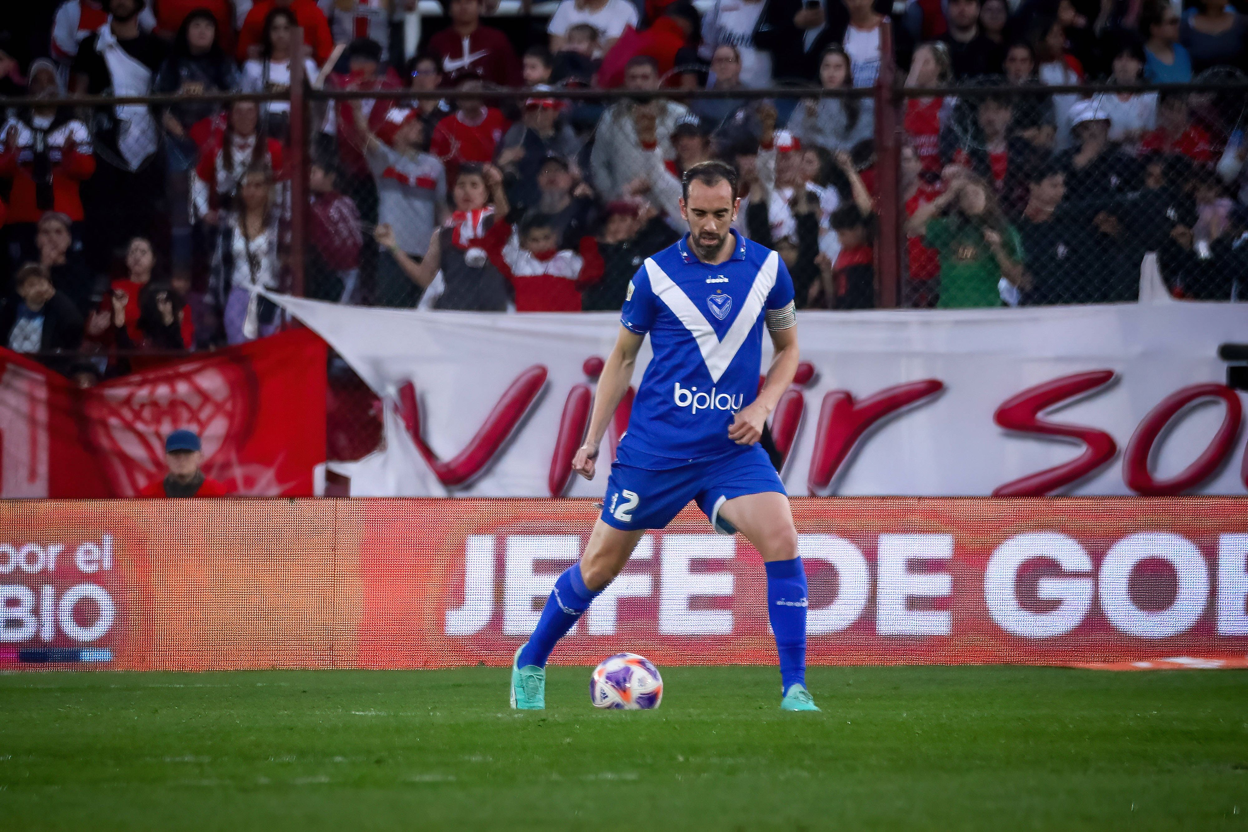 Der Abschied von Fußball-Star Diego Godin gerät in den Hintergrund. 