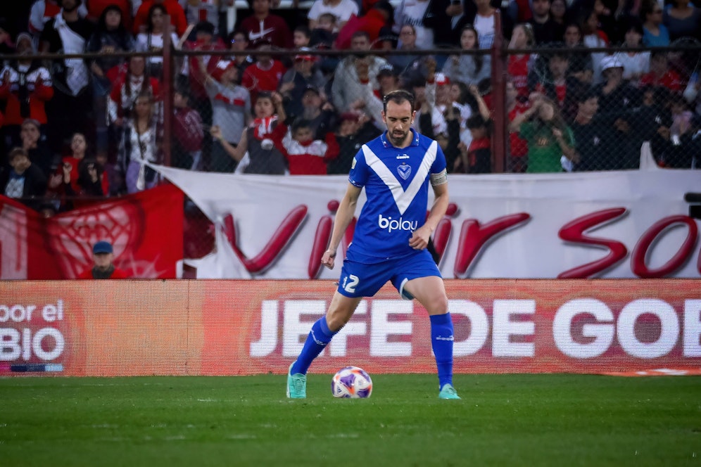 Der Abschied von Fußball-Star Diego Godin gerät in den Hintergrund. 