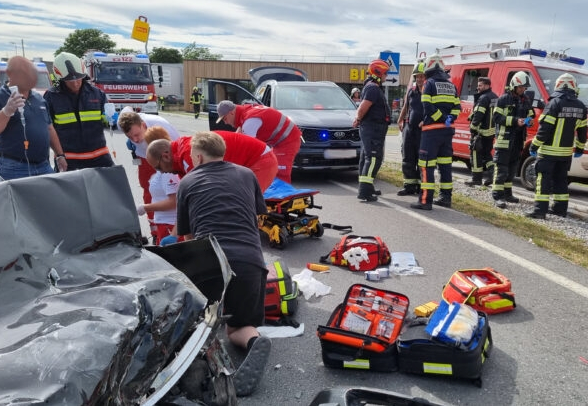 3 Schwerverletzte bei Unfall in Deutsch-Wagram