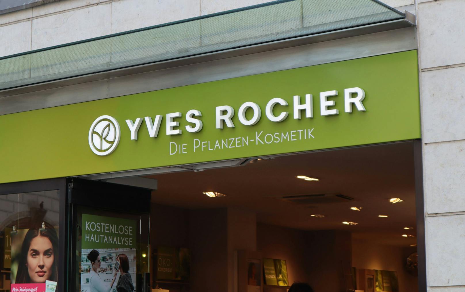 Das Kosmetik-Unternehmen Yves Rocher schließt in den kommenden Monaten alle Filialen in Österreich, Deutschland und der Schweiz.
