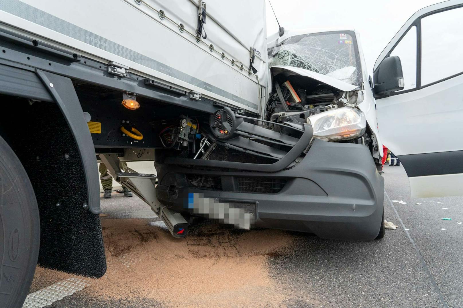 Fünf teils Schwerverletzte bei Unfall auf A1