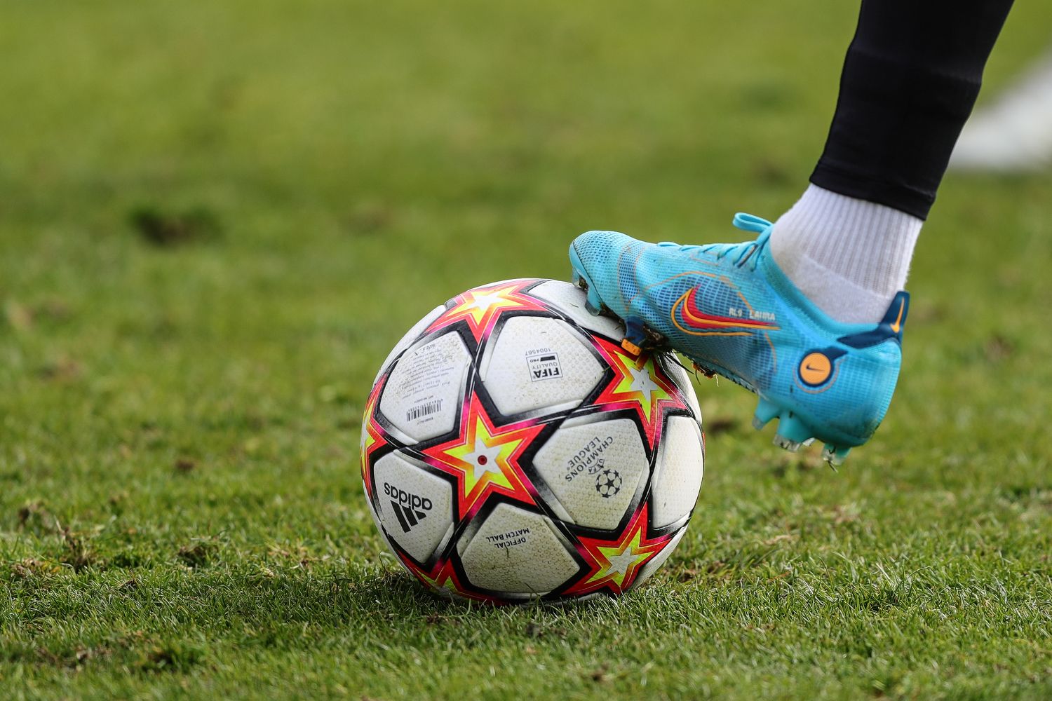 Saudi-Arabien sucht jetzt auch Fußballer für die dritte Liga. 