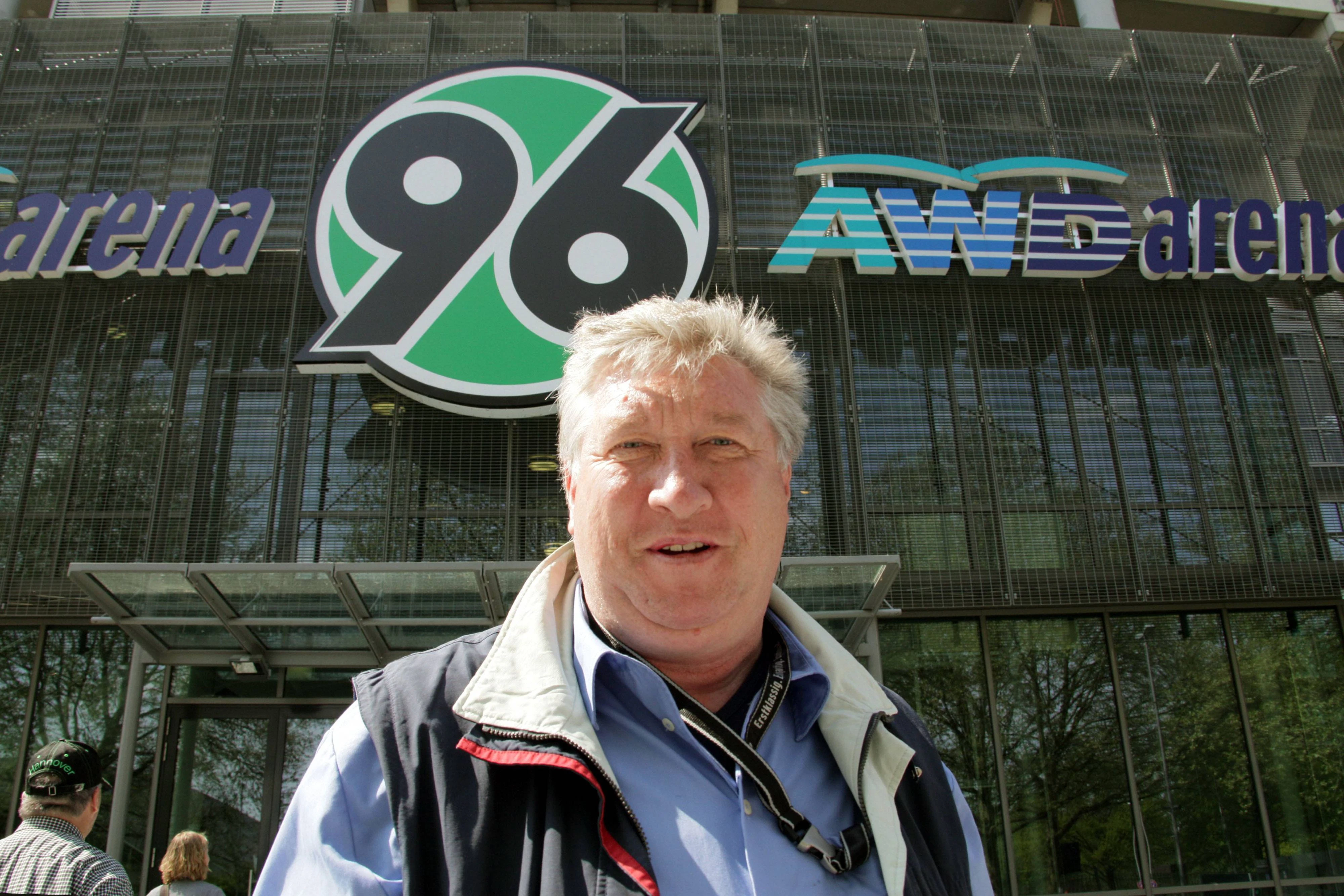 Dieter Schatzschneider ätzt gegen die Frauenfußball-WM. 