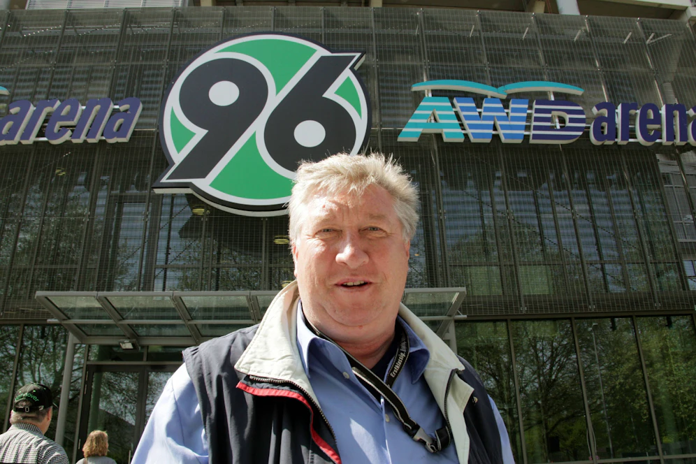 Dieter Schatzschneider ätzt gegen die Frauenfußball-WM. 