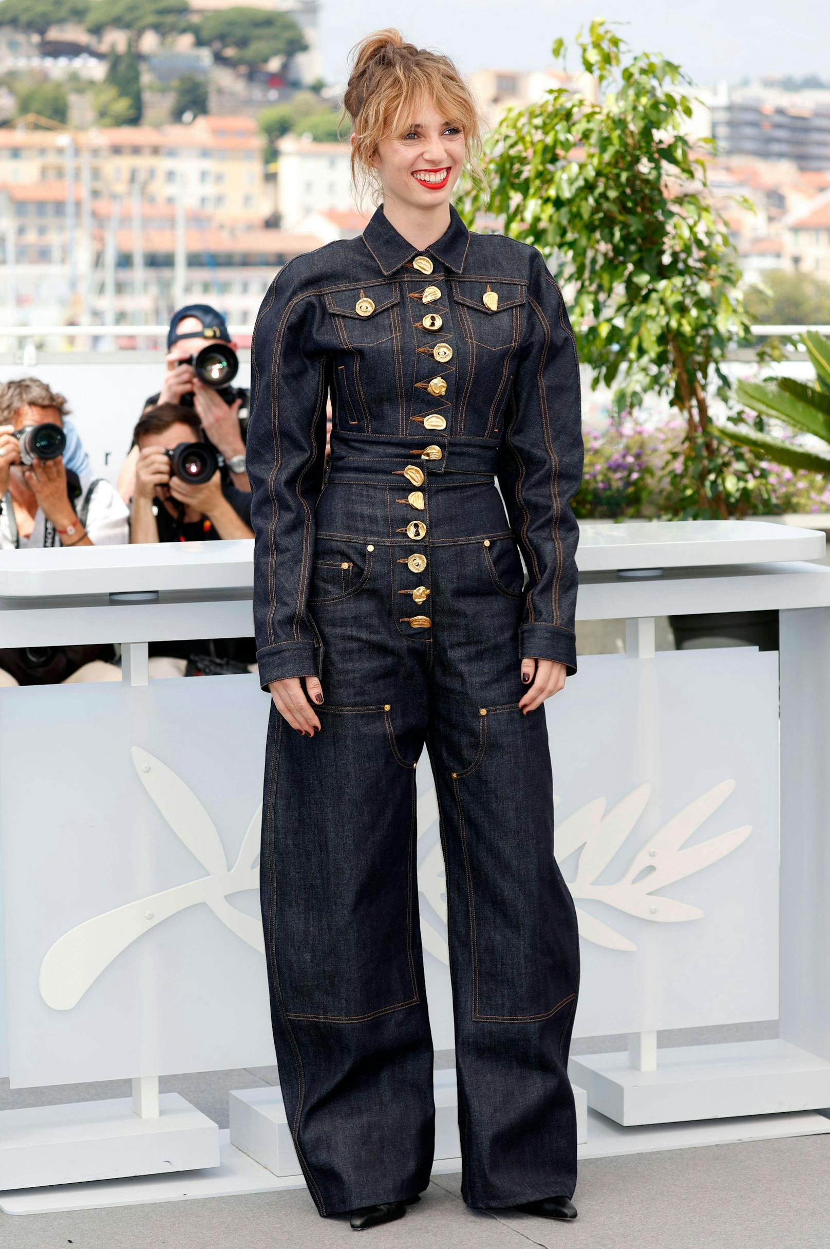 Maya Hawke bei einem Fototermin für "Asteroid City" in Cannes.