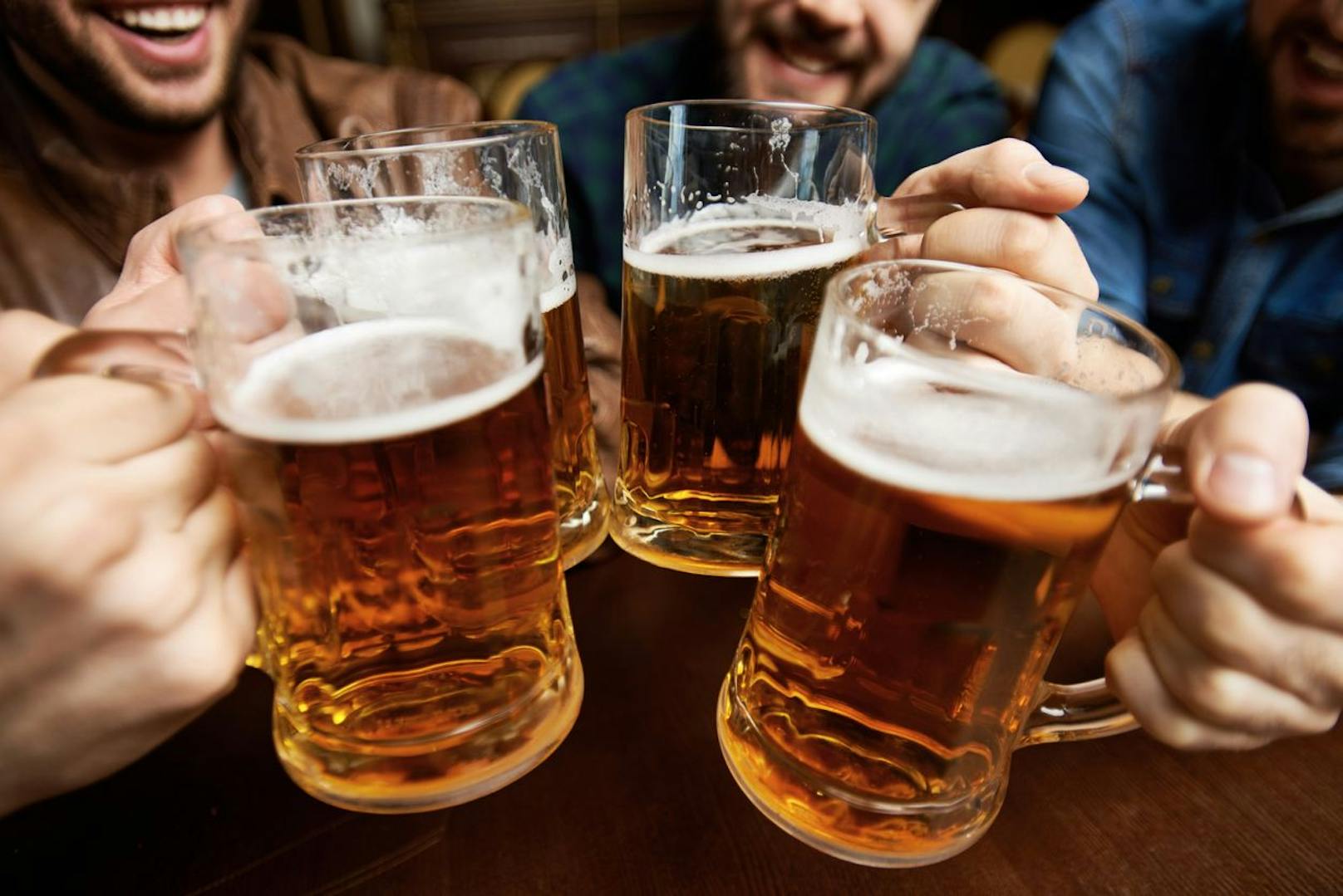 Wirte schäumen: Darum wird jetzt weniger Bier getrunken