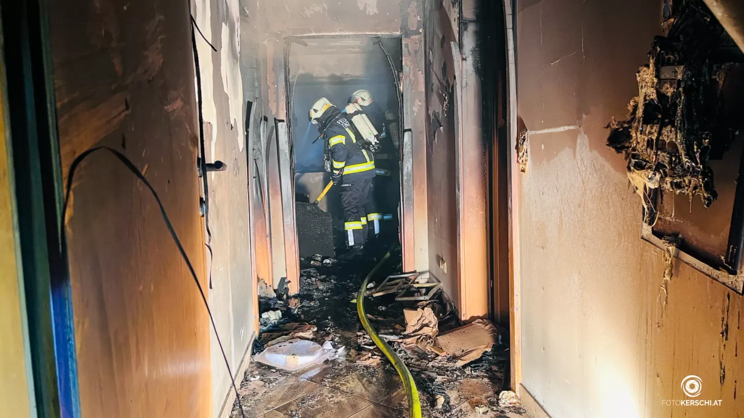 Eine Wohnung in Gallspach (Bez. Grieskirchen) fing Feuer, der Bewohner verstarb.