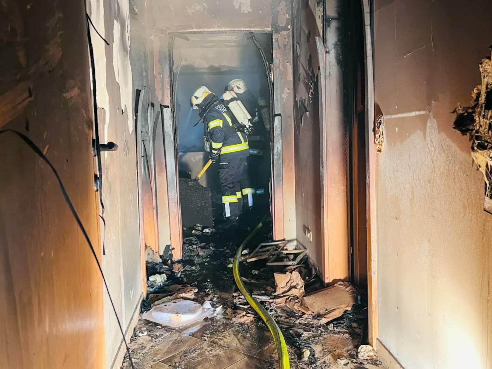 Eine Wohnung in Gallspach (Bez. Grieskirchen) fing Feuer, der Bewohner verstarb.