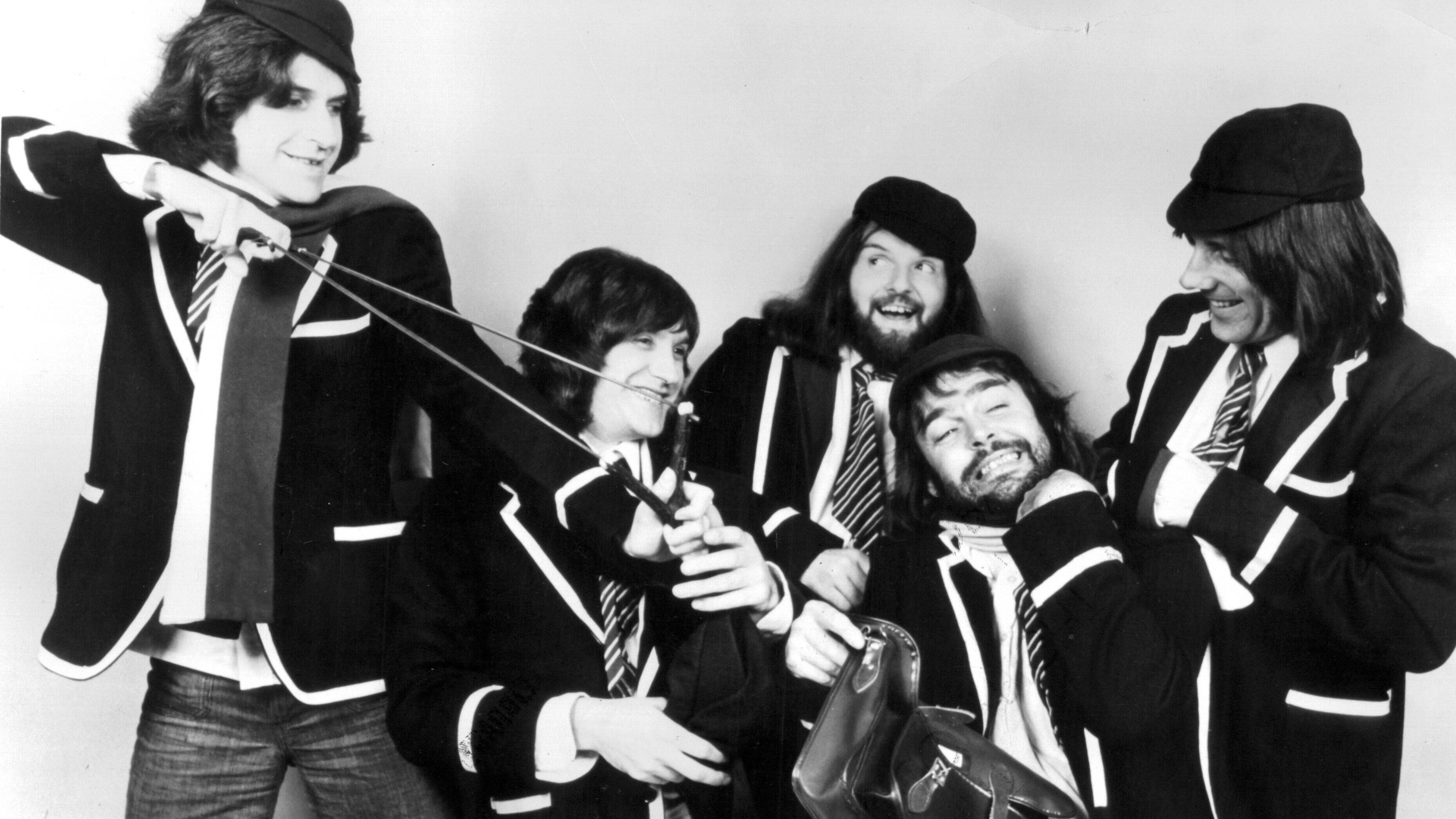 Bildnummer: 59993044  Datum: 20.02.2001  Copyright: imago/United Archives International The Kinks L-R Ray Davies, Dave Davies, John Gosling, John Dalton and Mick Avory kbdig 2001 quer group sixties  PUBLICATIONxINxGERxSUIxAUTxONLY    59993044 Date 20 02 2001 Copyright Imago United Archives International The Kinks l r Ray Davies Dave Davies John Gosling John Dalton and Mick Avory Kbdig 2001 horizontal Group Sixties PUBLICATIONxINxGERxSUIxAUTxONLY  