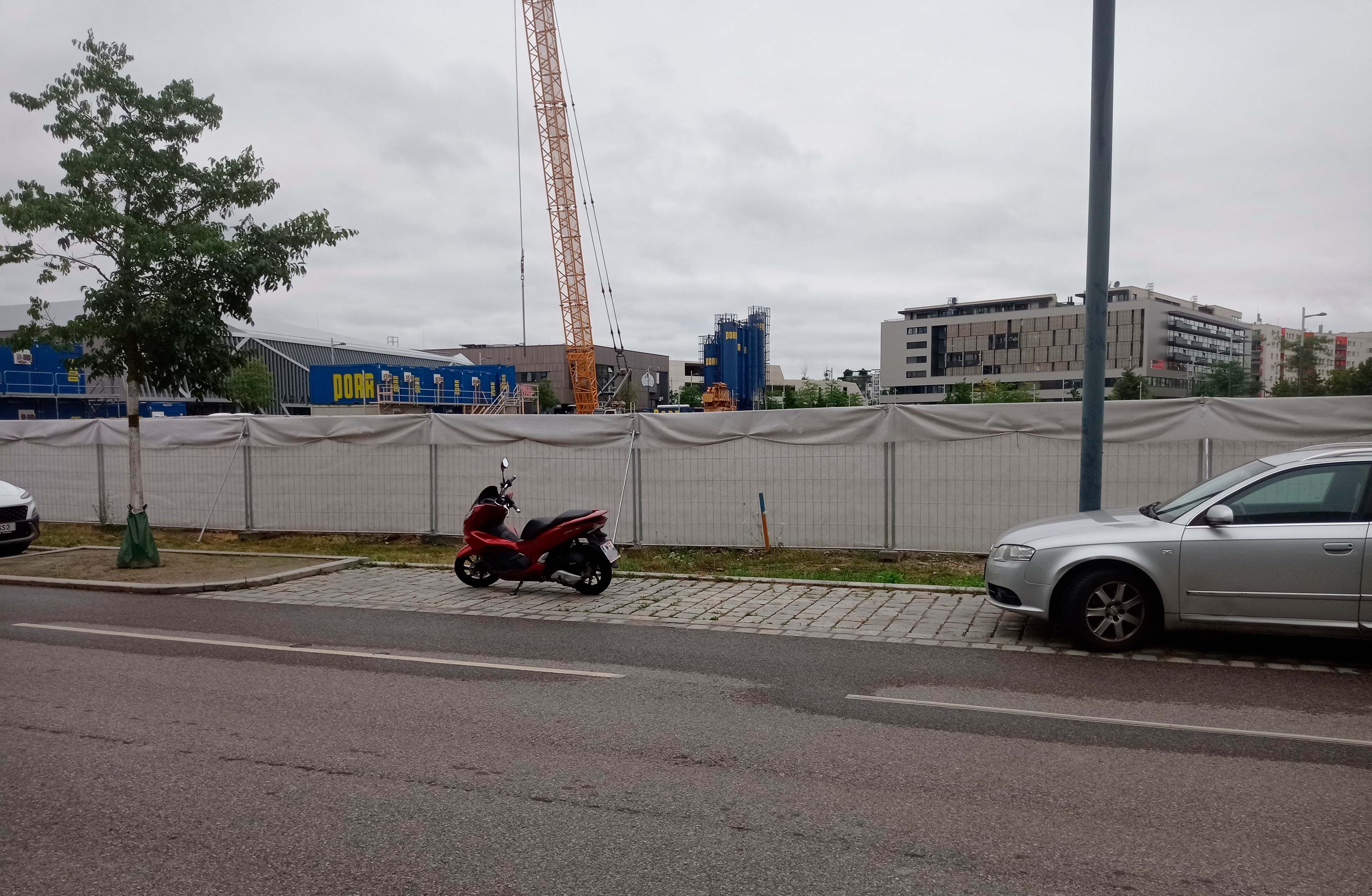 Steven platzte bei dem Anblick der Kragen.