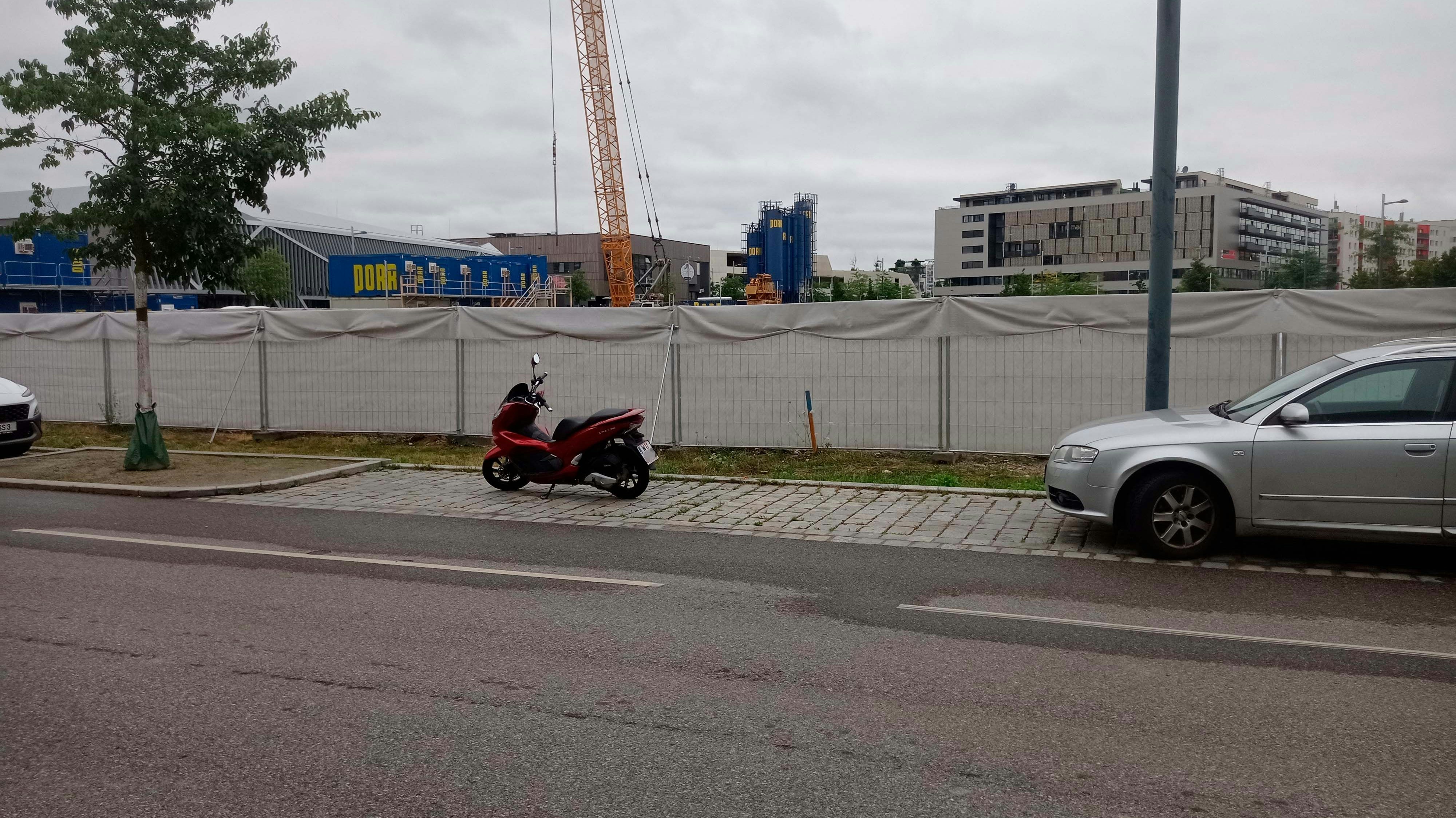 Steven platzte bei dem Anblick der Kragen.