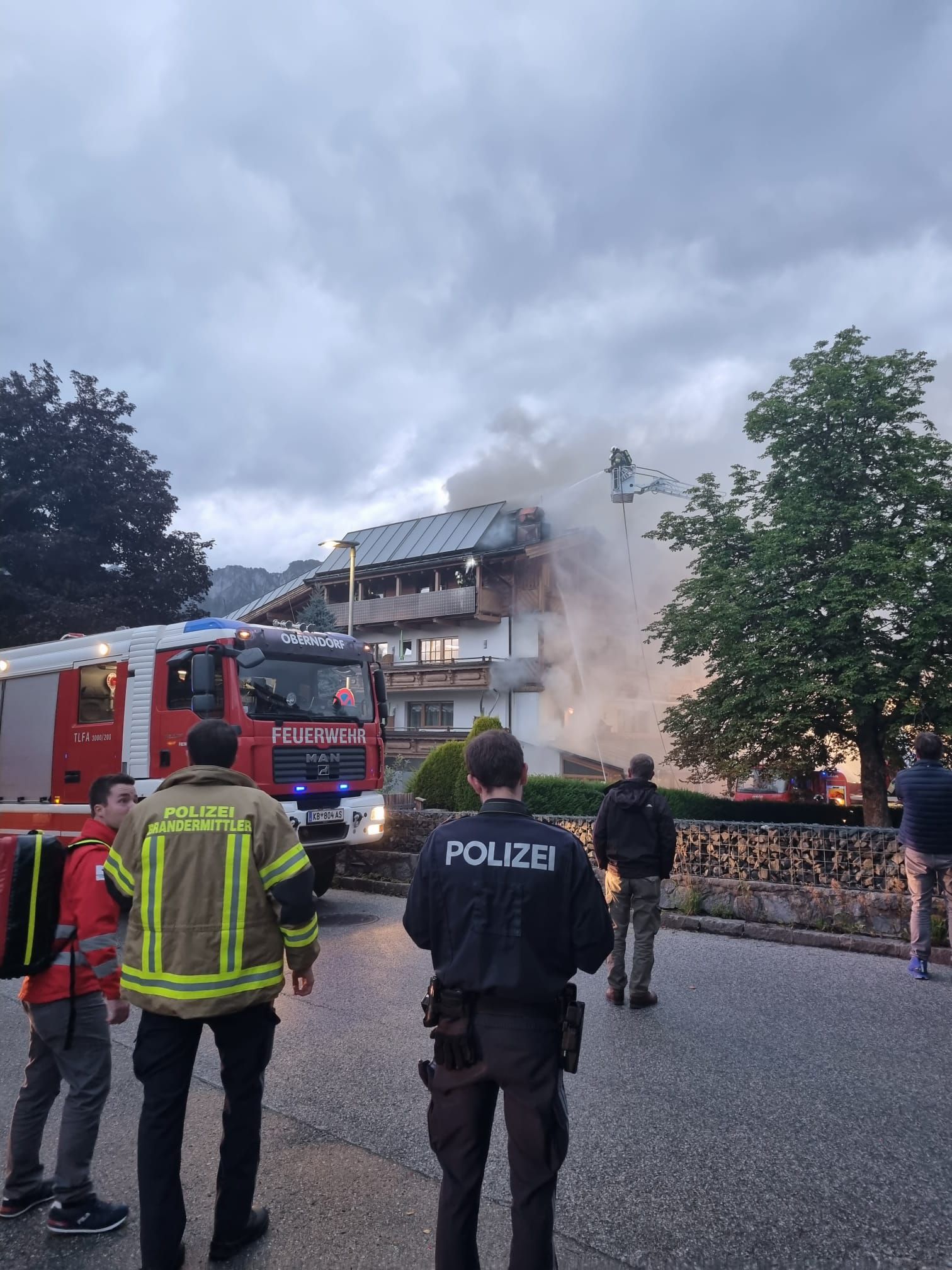 145 Feuerwehrkräfte standen im Einsatz, verletzt wurde glücklicherweise niemand.