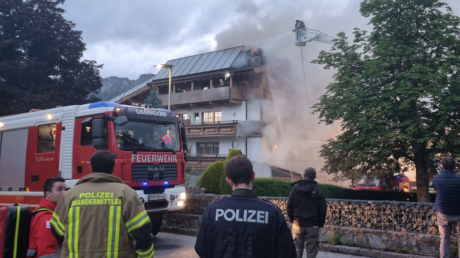 145 Feuerwehrkräfte standen im Einsatz, verletzt wurde glücklicherweise niemand.