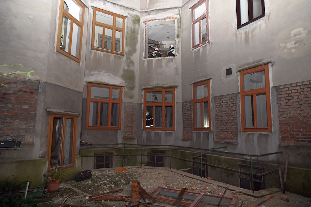Im 14. Wiener Gemeindebezirk kam es am Montagmorgen zu einer heftigen Explosion. 