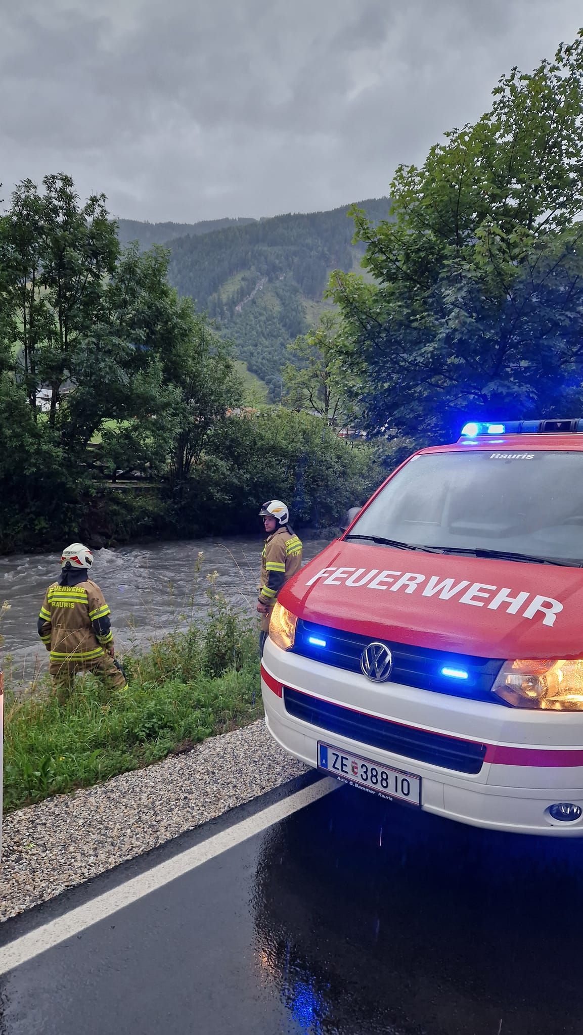 Der Kamerad wurde bereits von einem eigenen Kameraden gerettet.