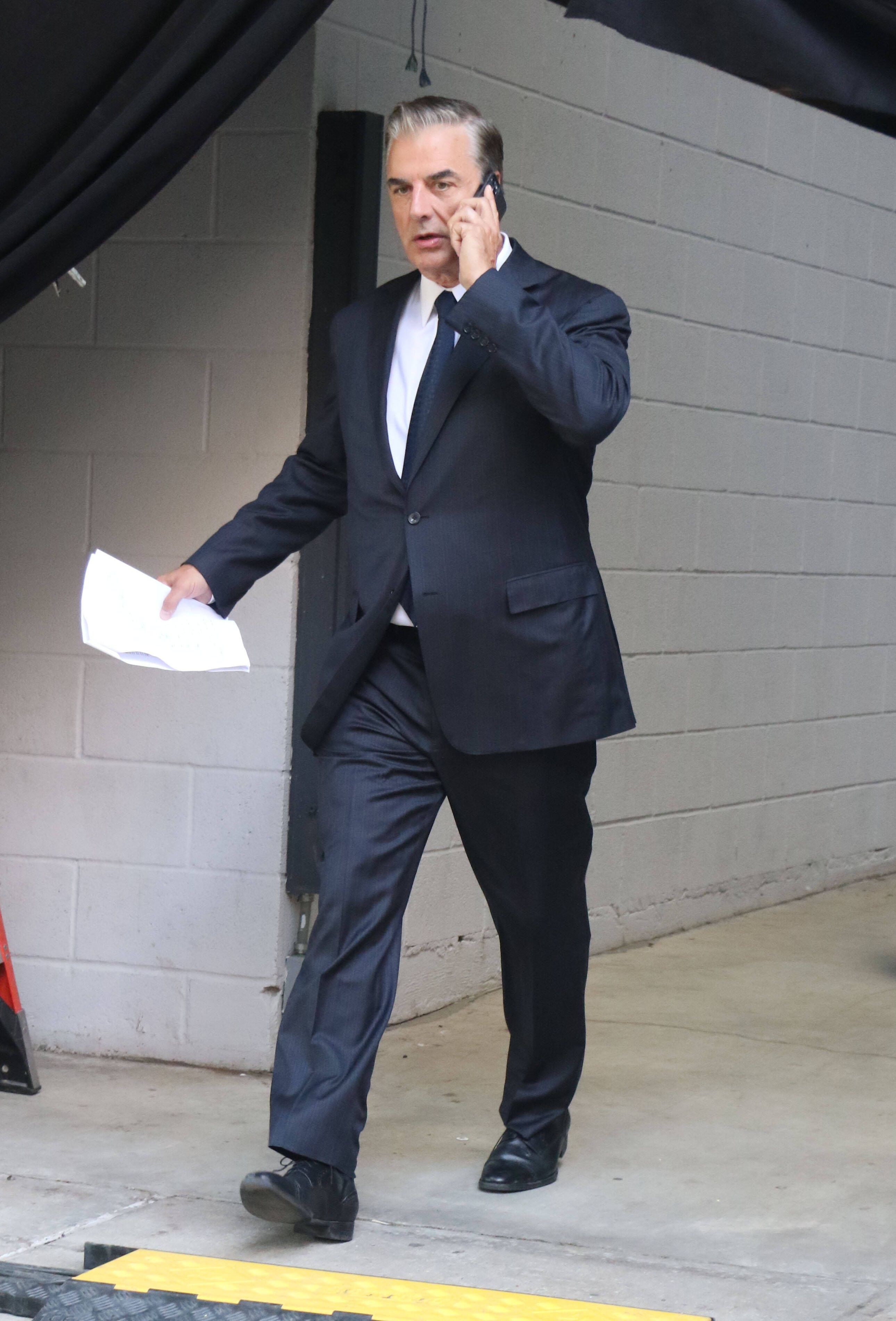 Chris Noth spricht erstmals über sein Fehlverhalten.