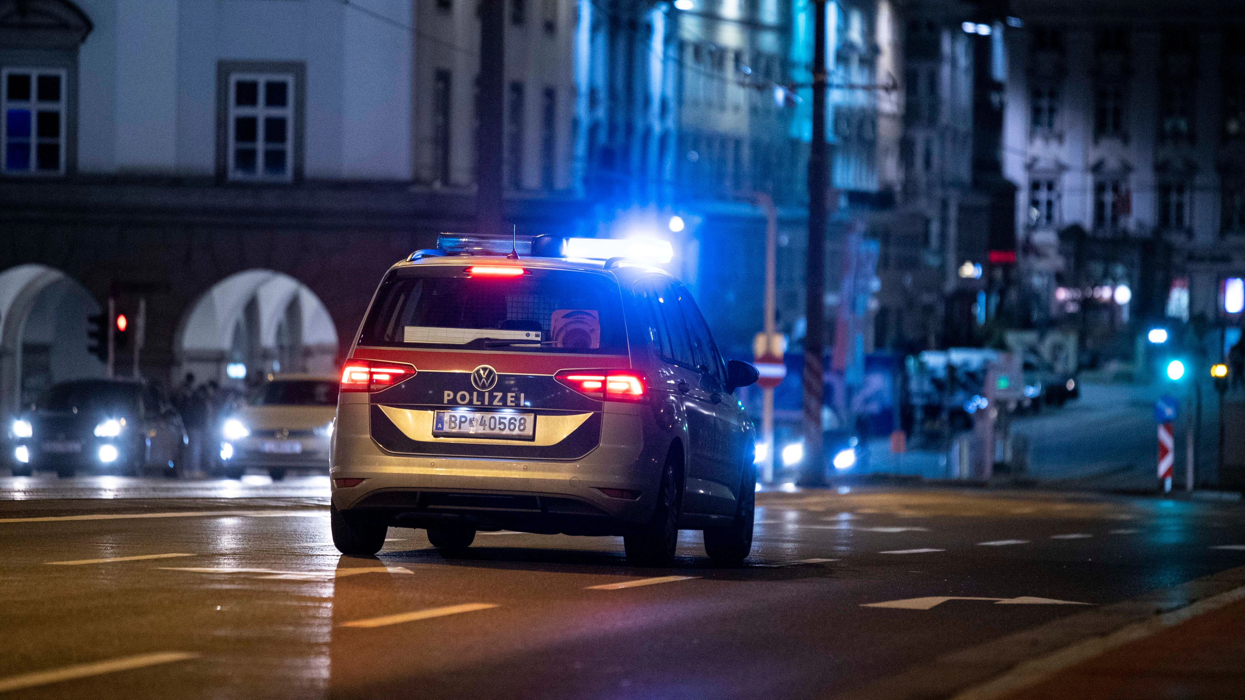 Die Polizei konnte einen gefährlichen Raser aus dem Verkehr ziehen. Symbolbild. 