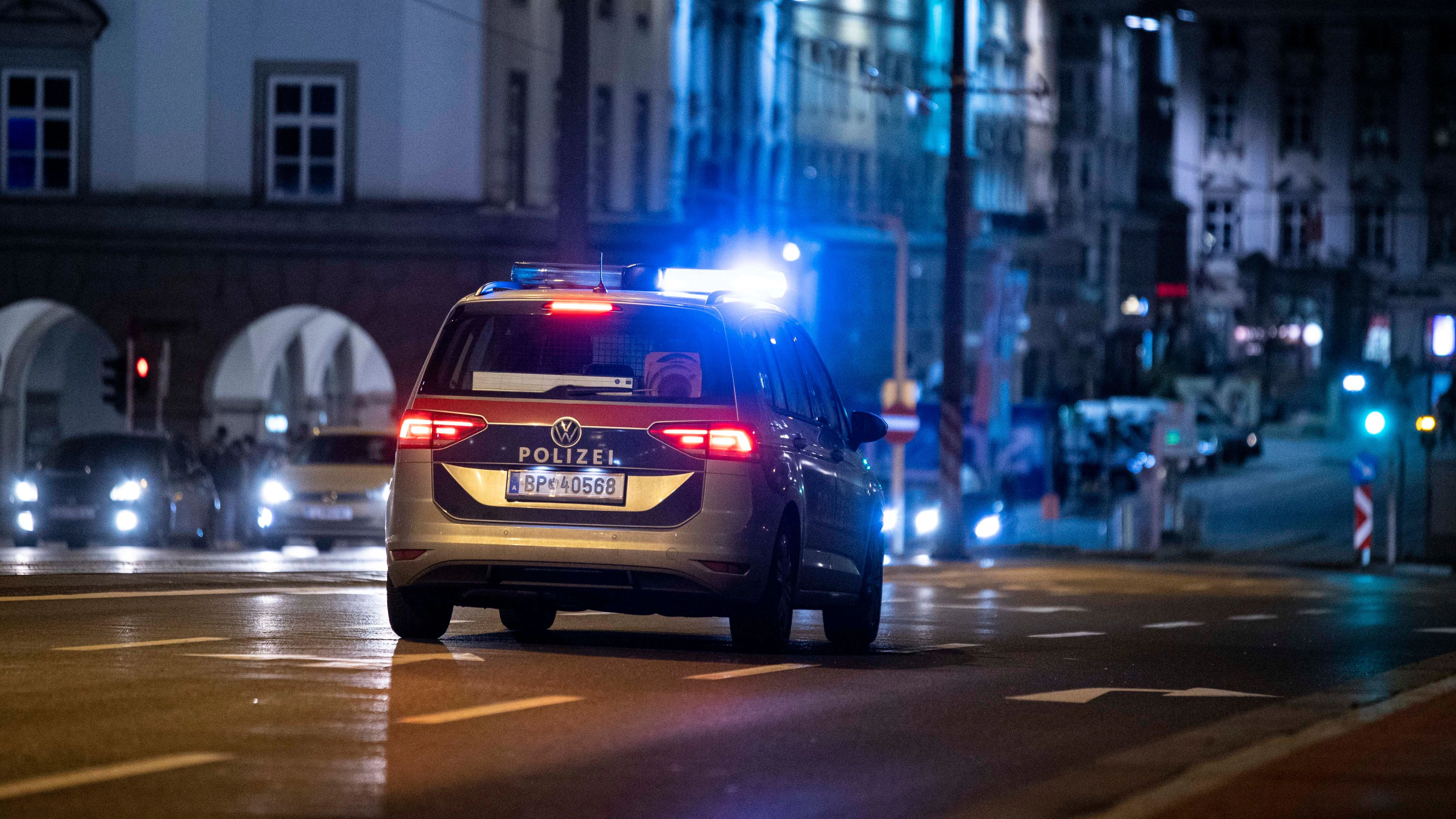 Die Polizei konnte einen gefährlichen Raser aus dem Verkehr ziehen. Symbolbild. 