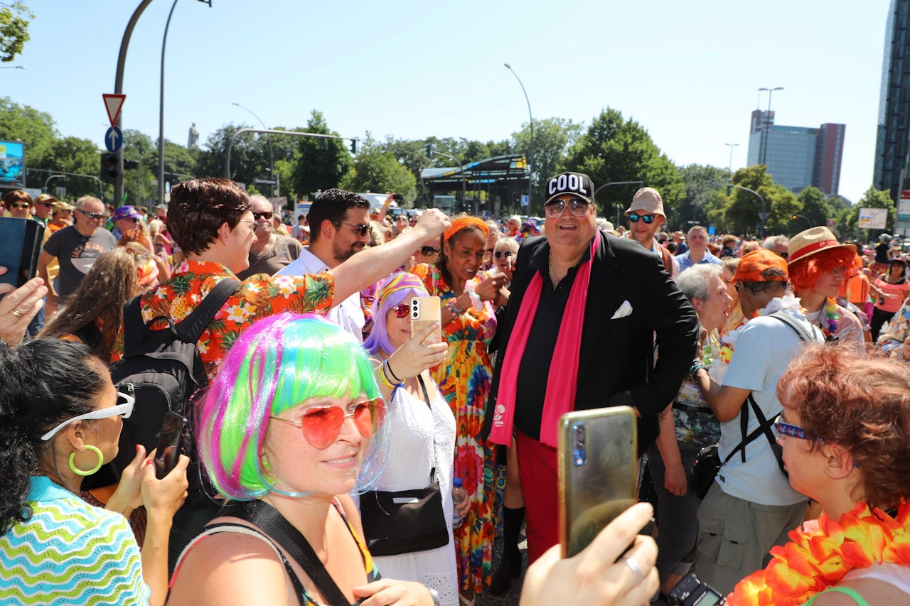 Heute.at - Millionär flieht aus Luxus-Hotel vor Edel-Prostituierten