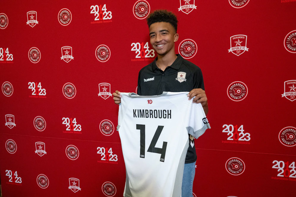 Da´vian Kimbrough unterschreibt bereits mit 13 Jahren einen Profivertrag. 