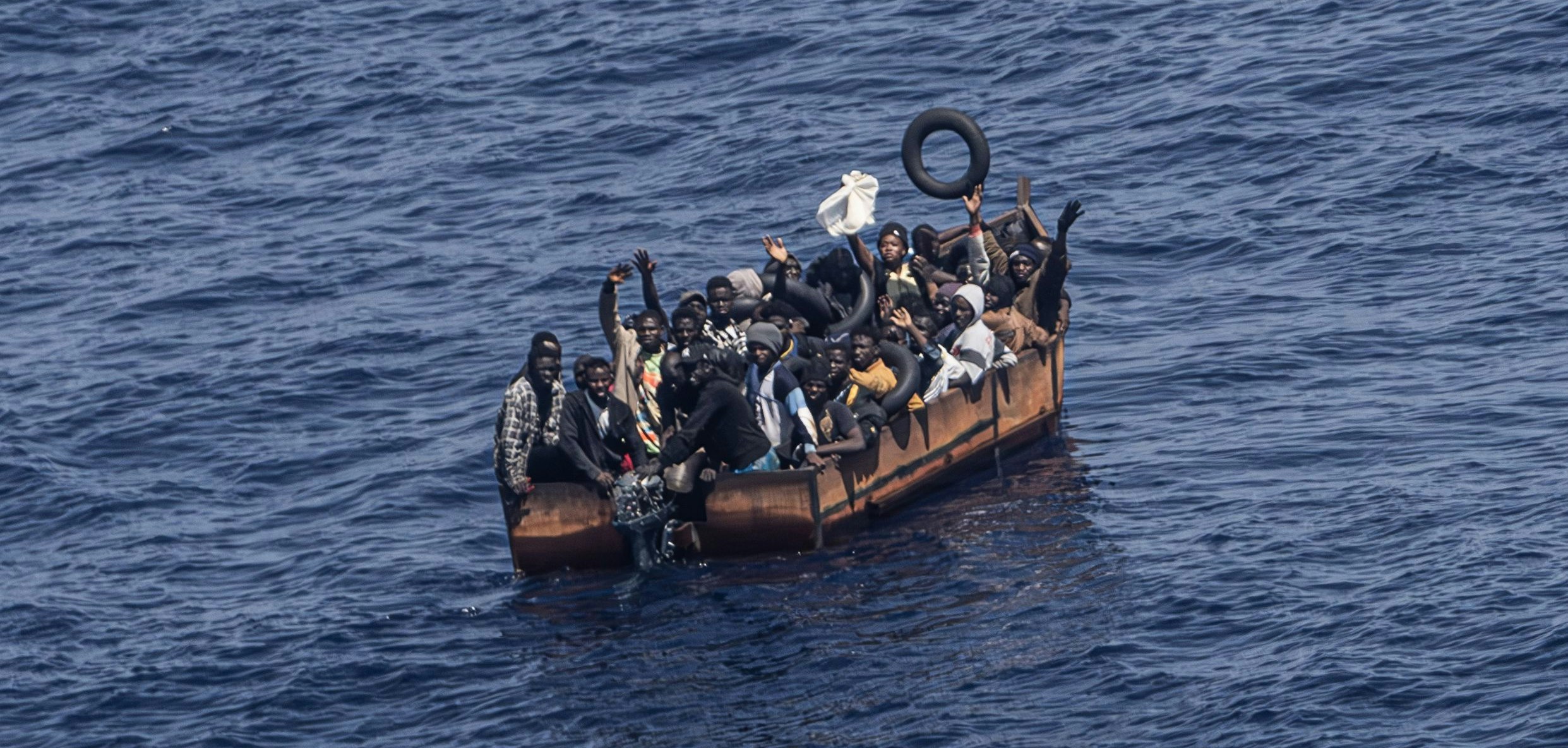 Tragedia in mare a Lampedusa: tre migranti trovati senza vita, tra cui due bambini
